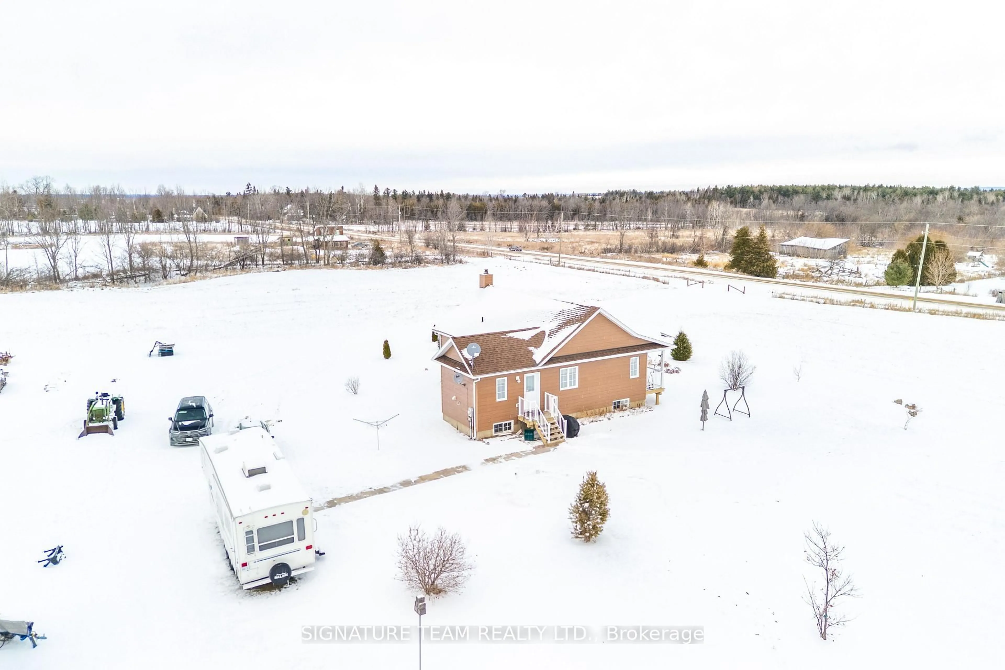 A pic from outside/outdoor area/front of a property/back of a property/a pic from drone, unknown for 1637 Scotch Bush Rd, Douglas Ontario K0J 1S0