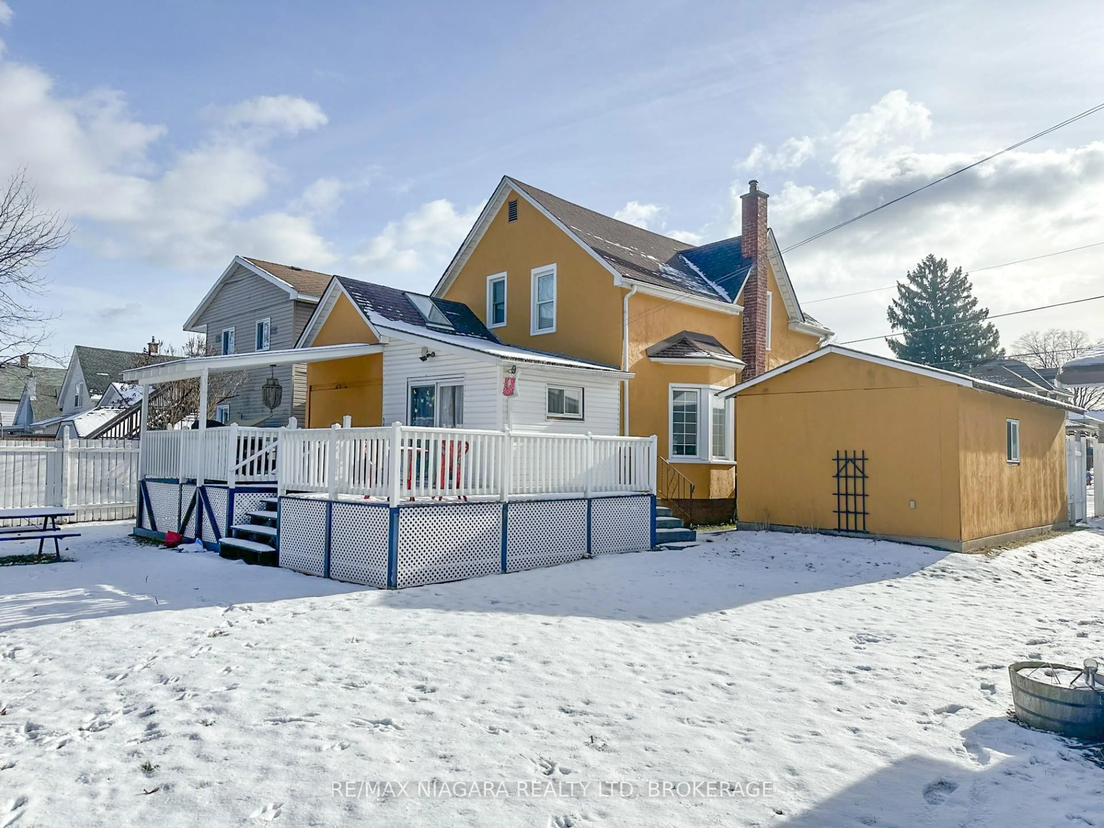 Home with vinyl exterior material, street for 5791 Emery St, Niagara Falls Ontario L2G 1L8