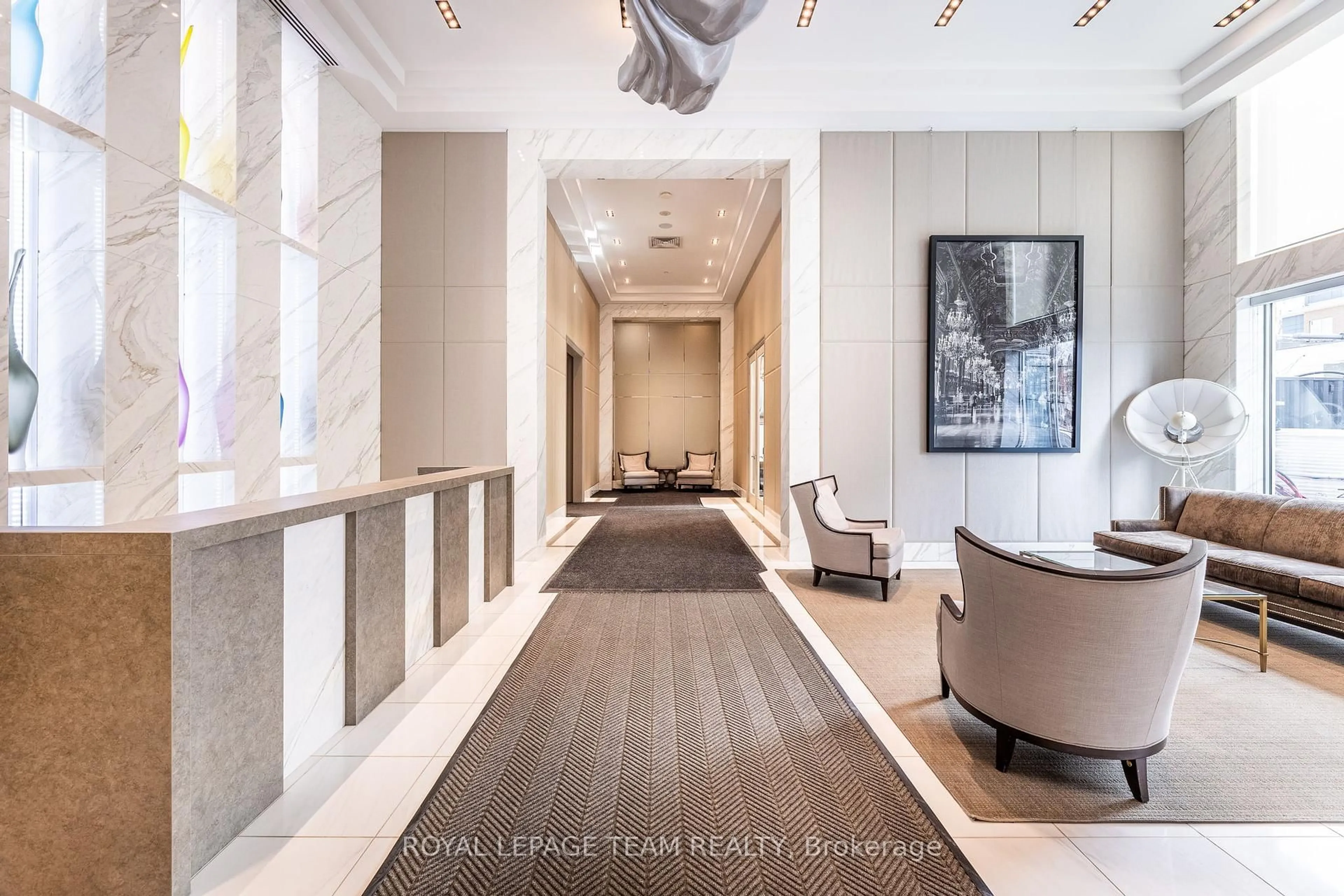 Lobby for 111 Champagne Ave #1110, Ottawa Ontario K1S 5V3