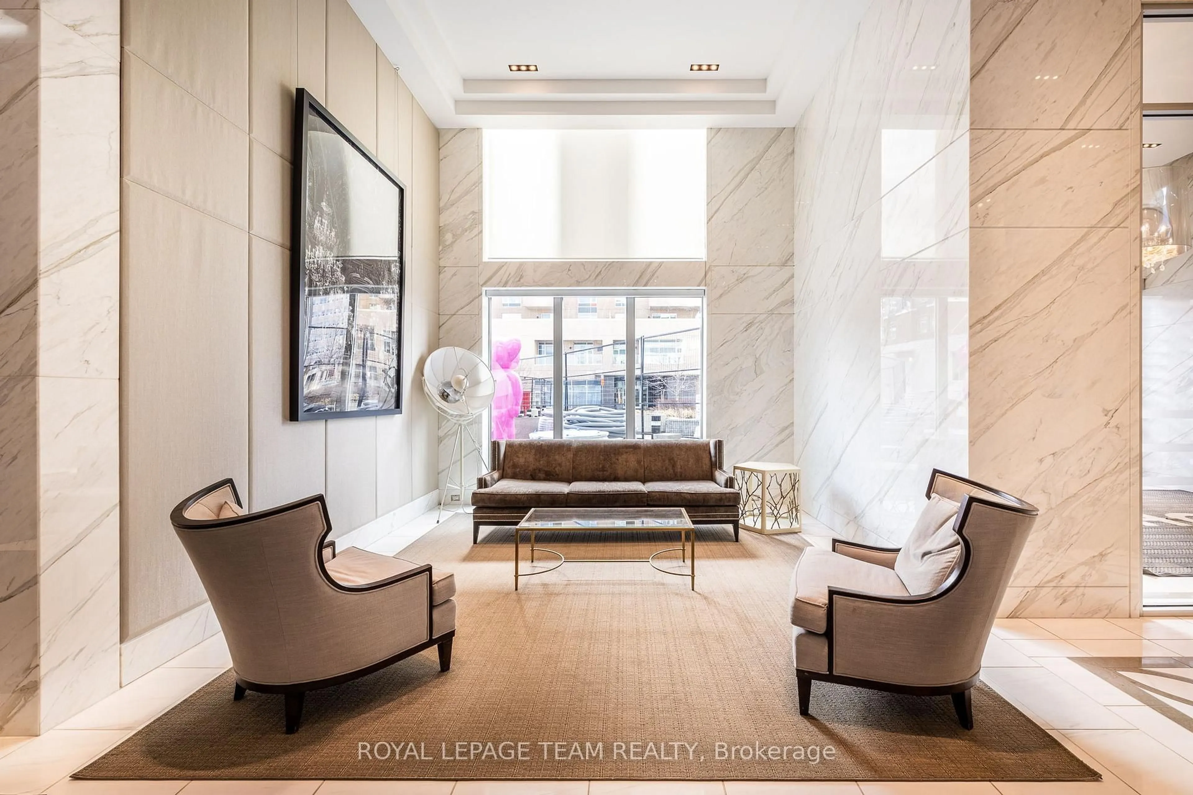 Lobby for 111 Champagne Ave #1110, Ottawa Ontario K1S 5V3