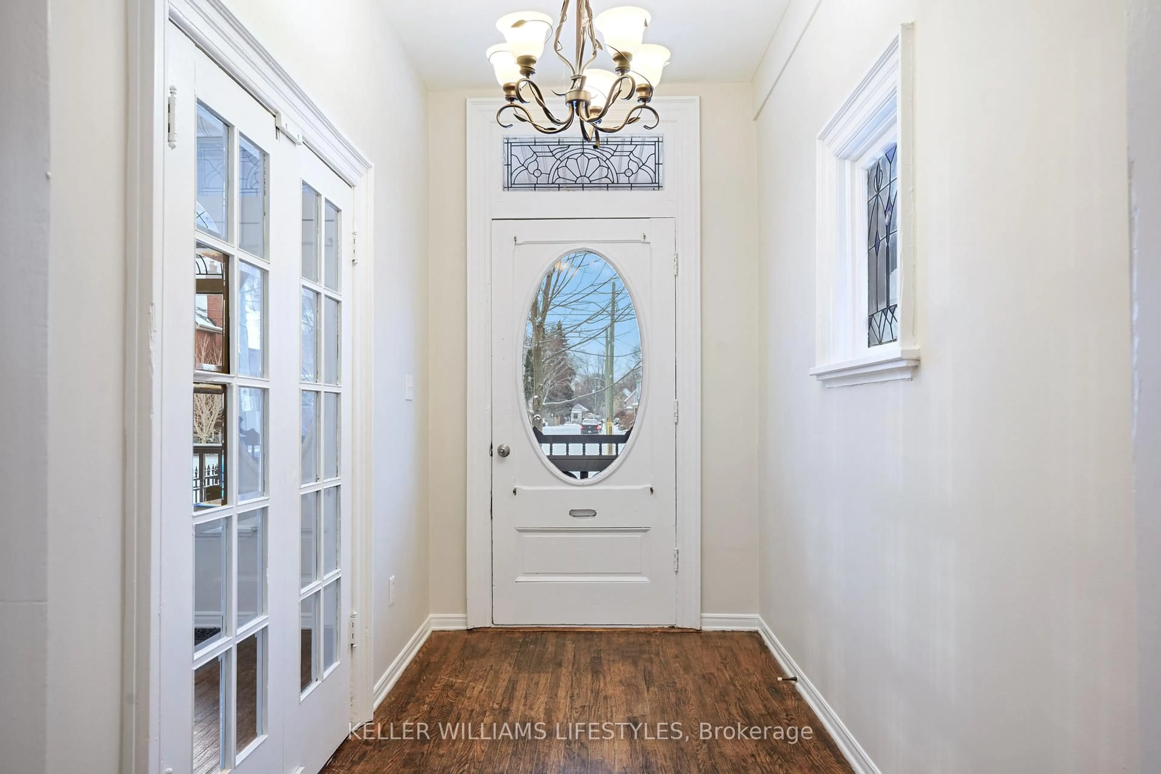 Indoor entryway for 21 Elmwood Ave, London South Ontario N6C 1J1