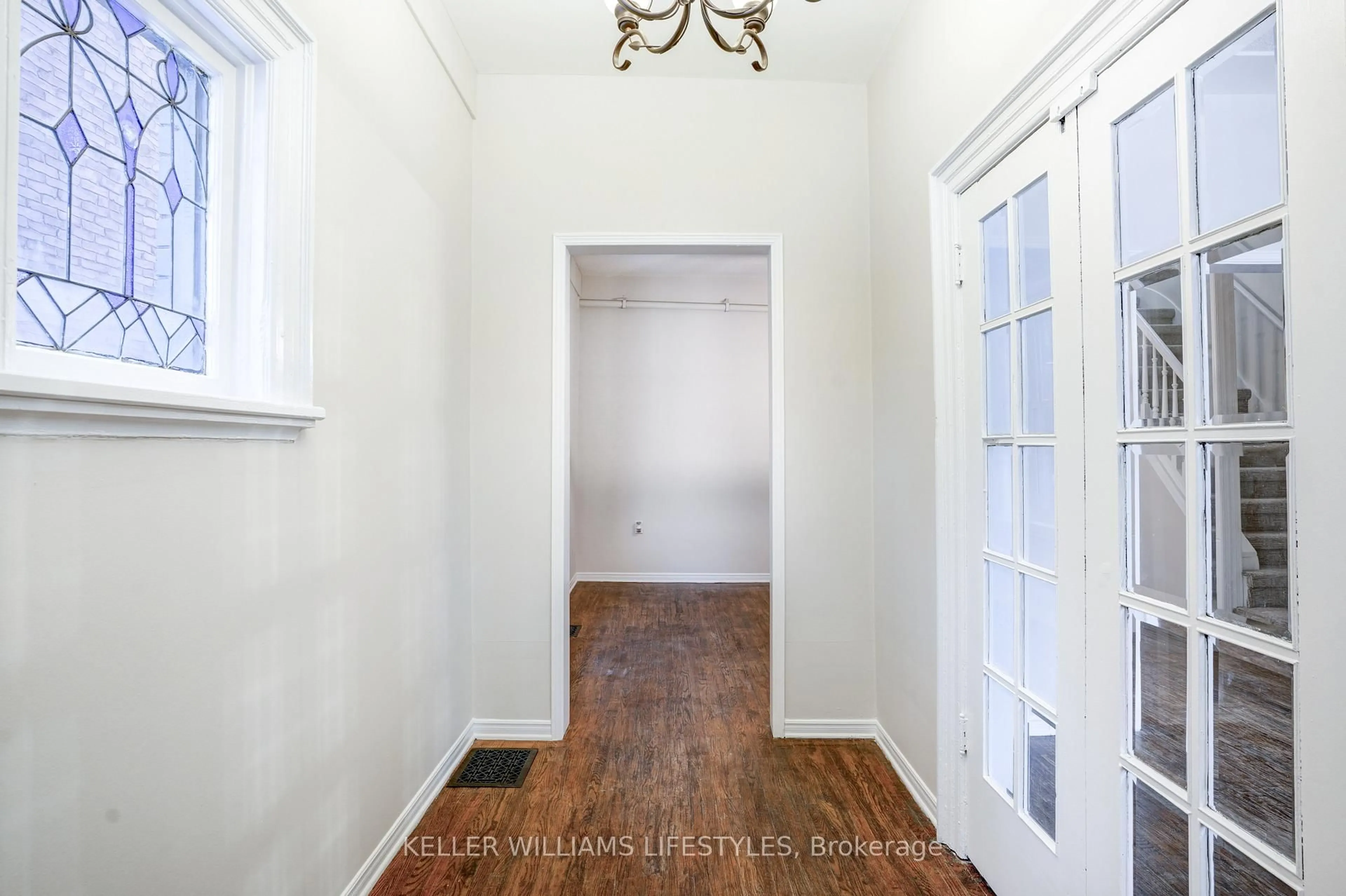 Indoor entryway for 21 Elmwood Ave, London South Ontario N6C 1J1