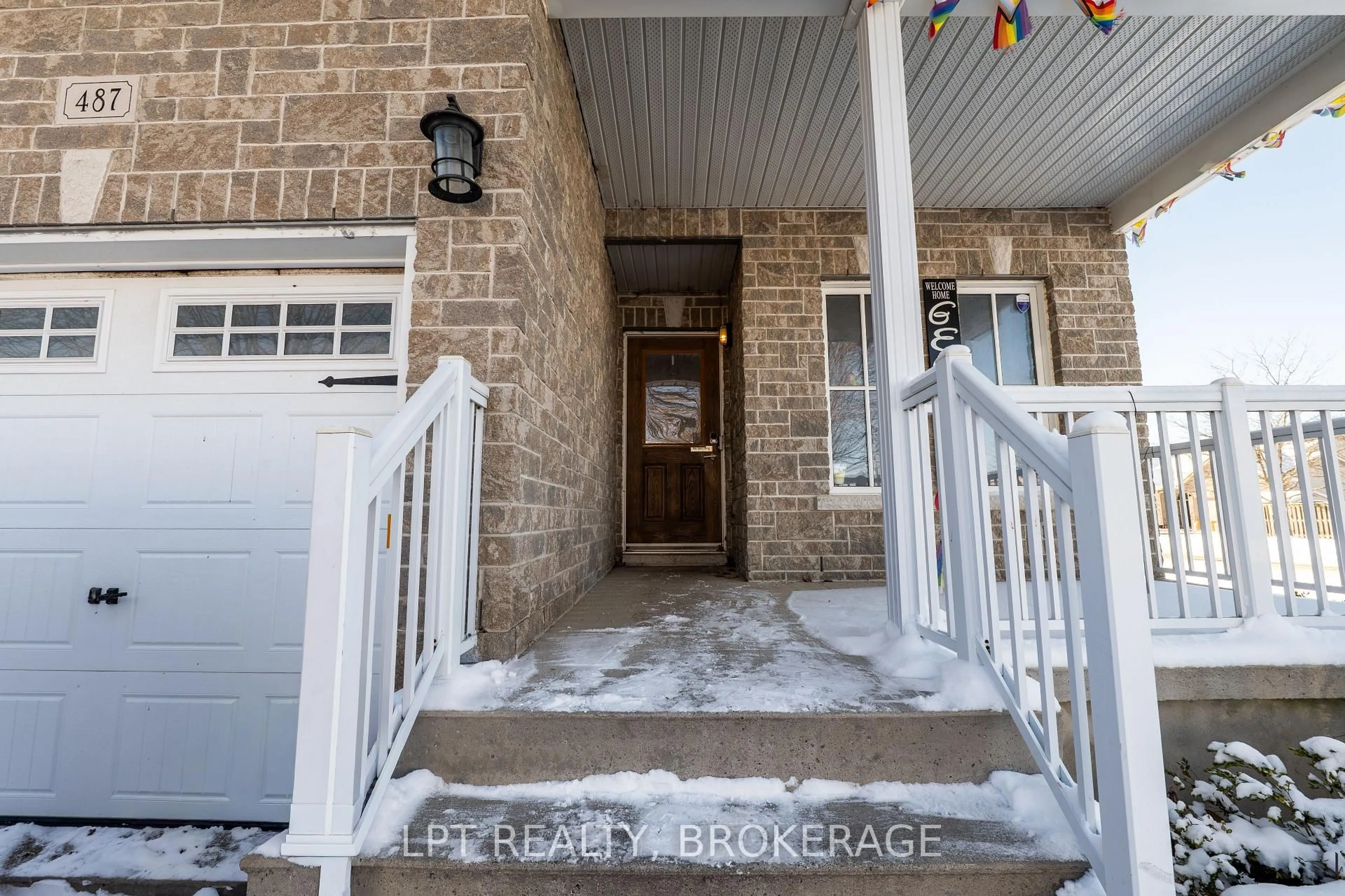 Indoor entryway for 487 Mccallum St, Kingston Ontario K7K 0B3