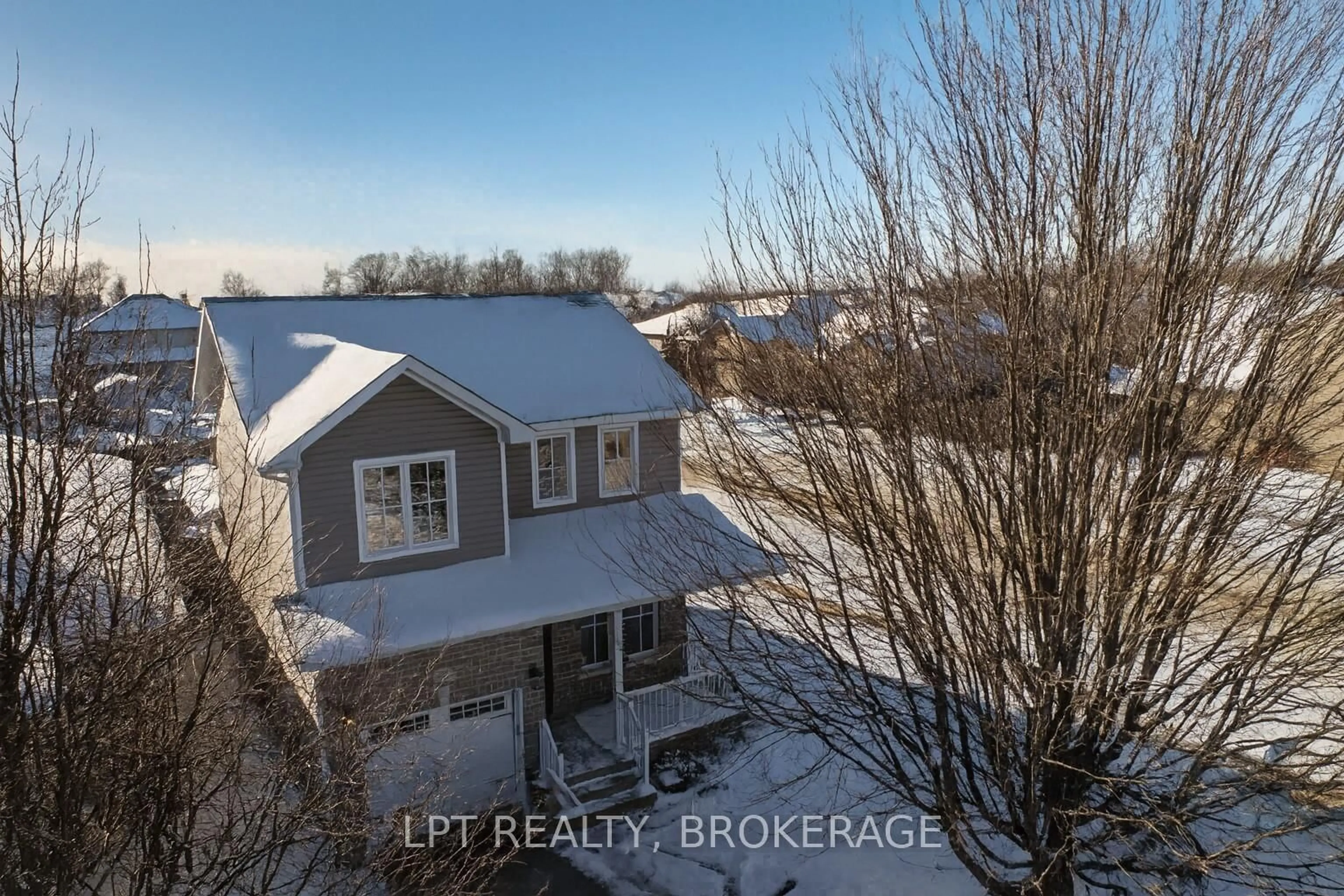 A pic from outside/outdoor area/front of a property/back of a property/a pic from drone, water/lake/river/ocean view for 487 Mccallum St, Kingston Ontario K7K 0B3