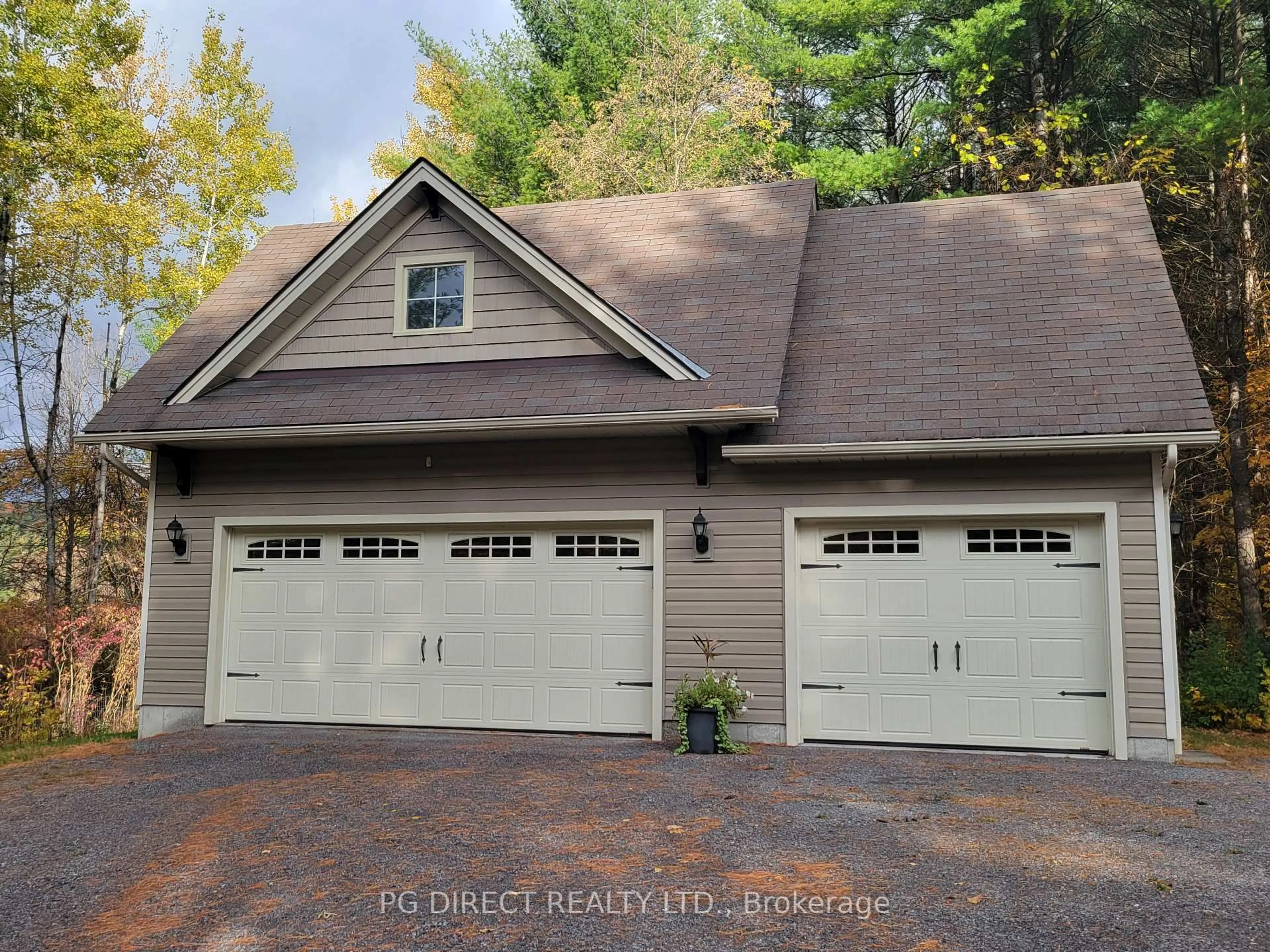 Indoor garage for 509 Concession 2 Rd, Trent Hills Ontario K0K 3K0