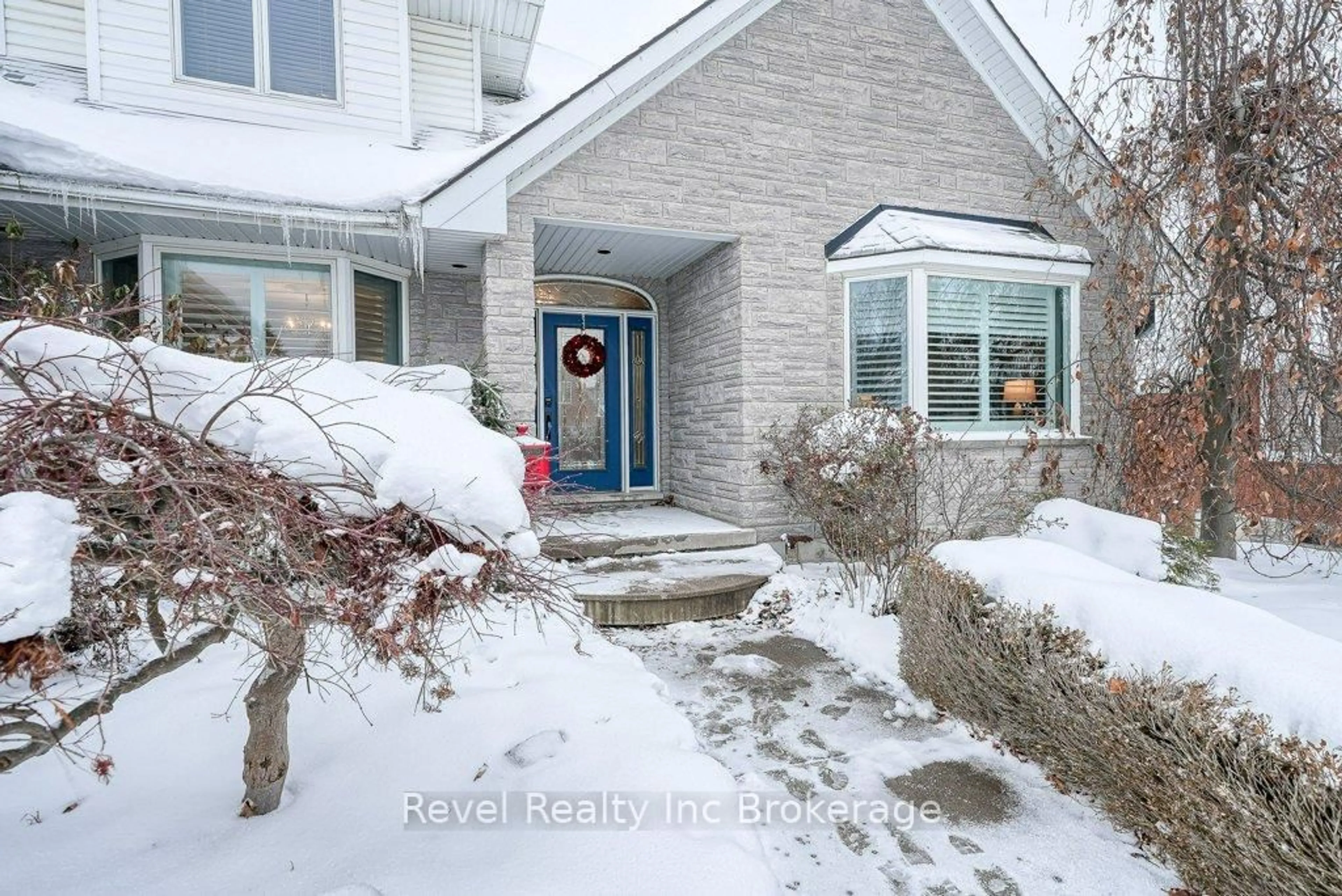 Unknown for 715 Springbank Ave, Woodstock Ontario N4T 1E2