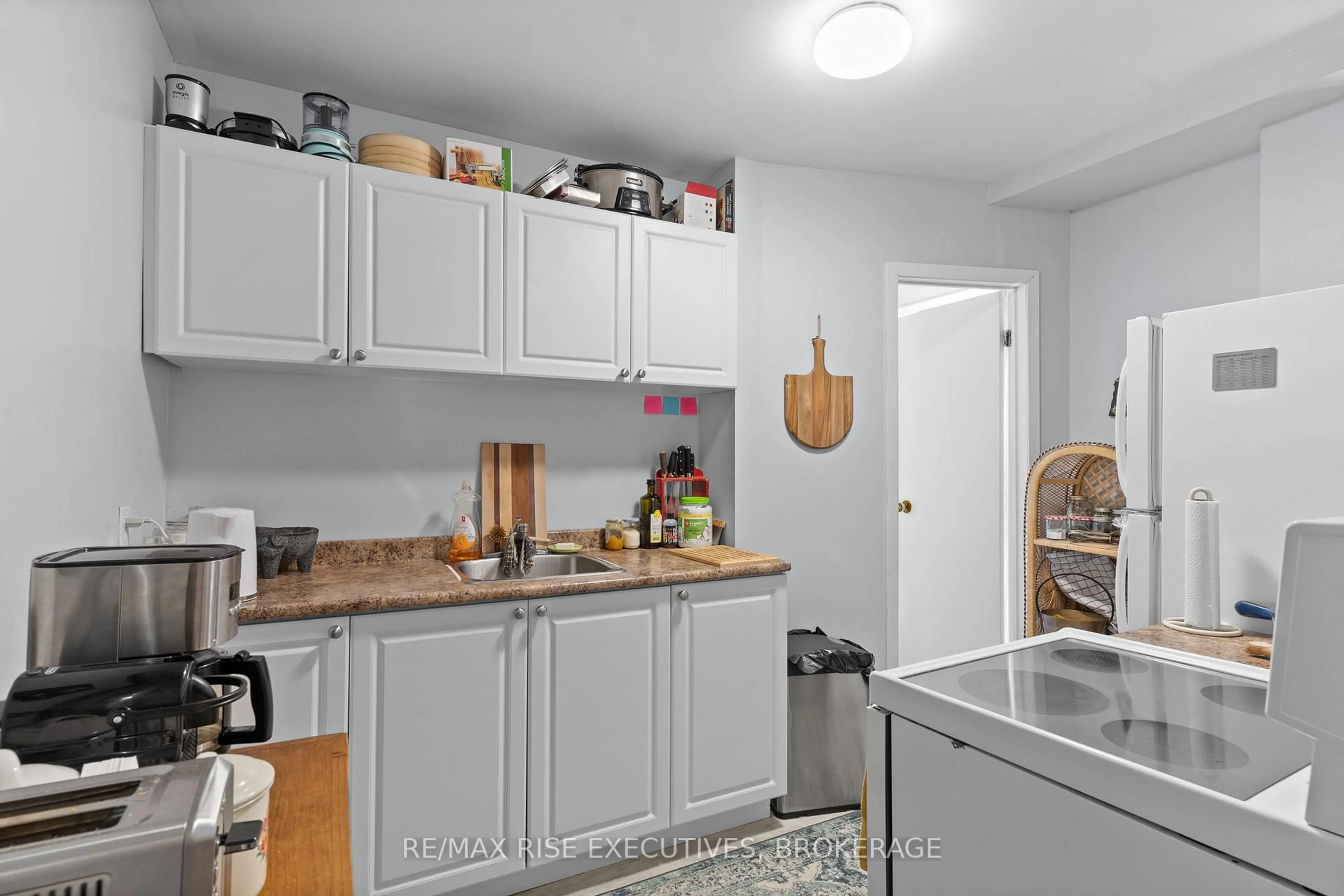 Standard kitchen, unknown for 341 Division St, Kingston Ontario K7K 4A2