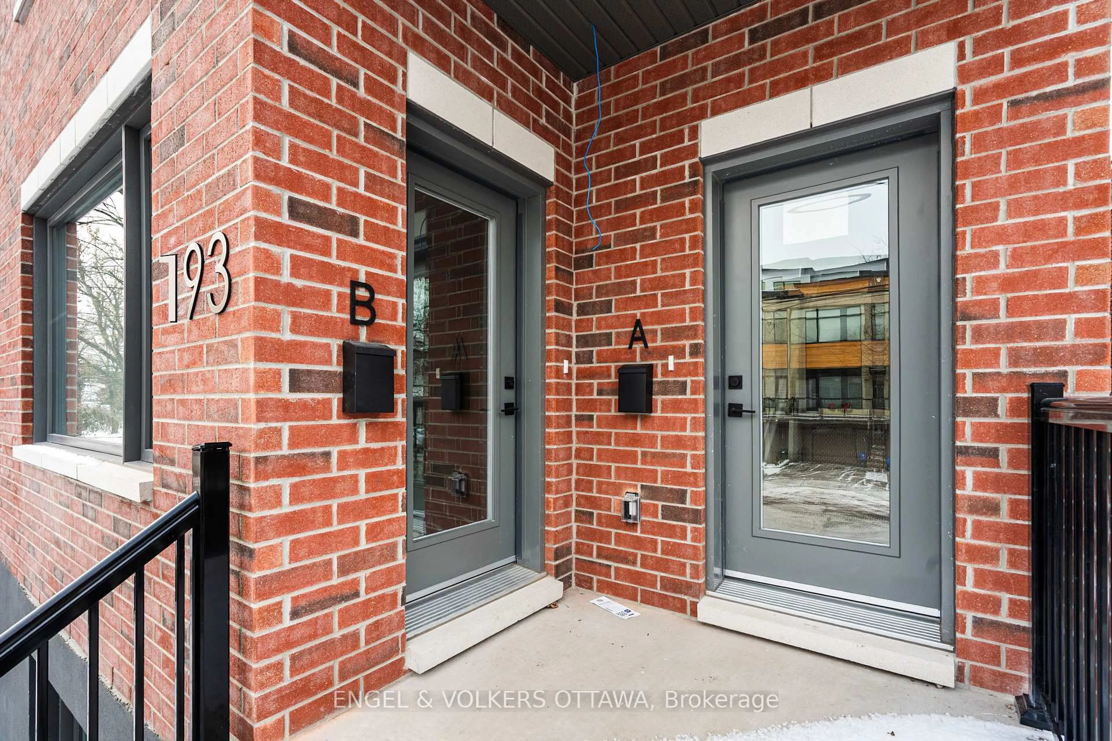Home with brick exterior material, street for 193 Hopewell Ave, Ottawa Ontario K1S 2Z4