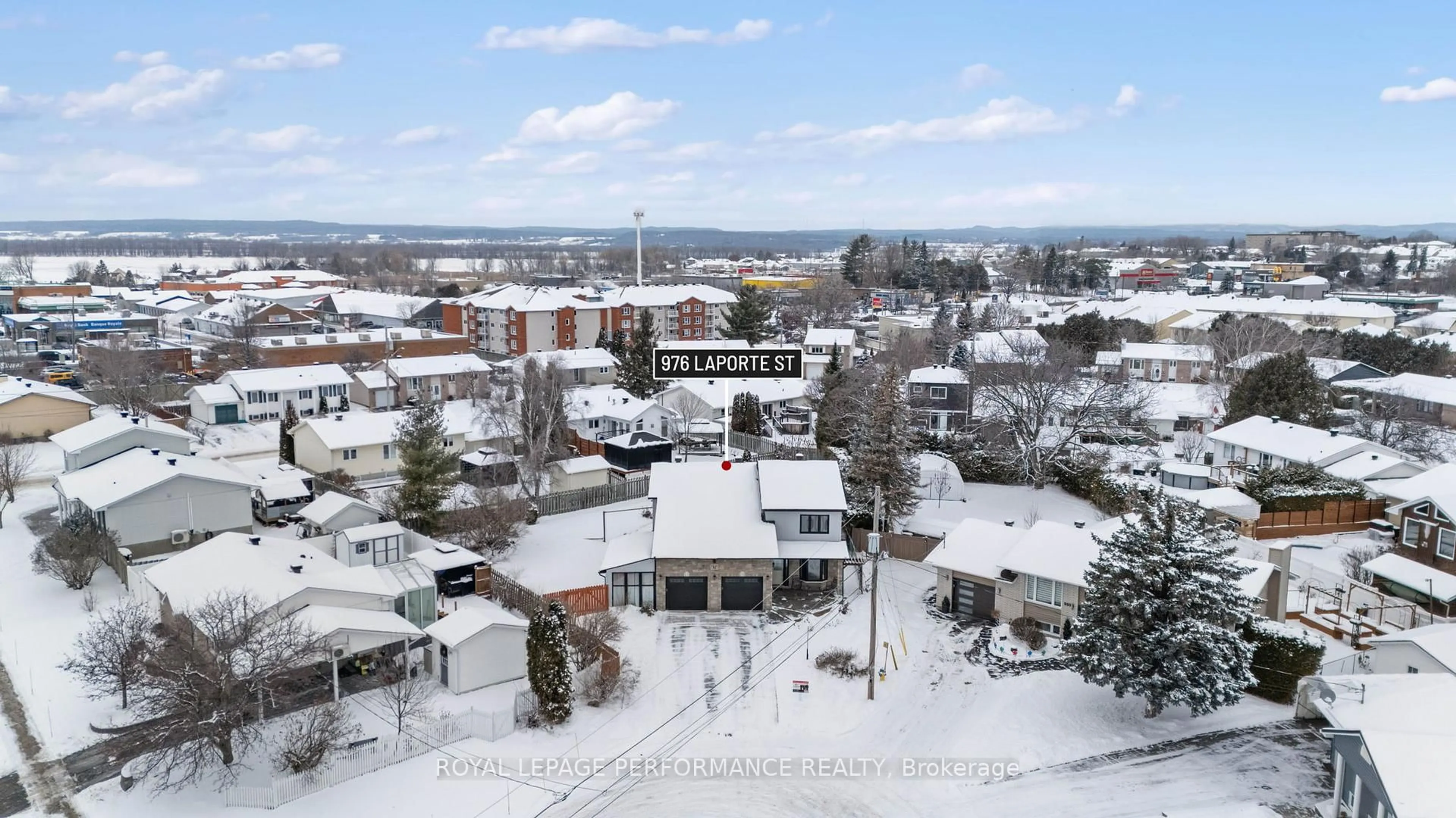 A pic from outside/outdoor area/front of a property/back of a property/a pic from drone, unknown for 976 Laporte St, Clarence-Rockland Ontario K4K 1A5