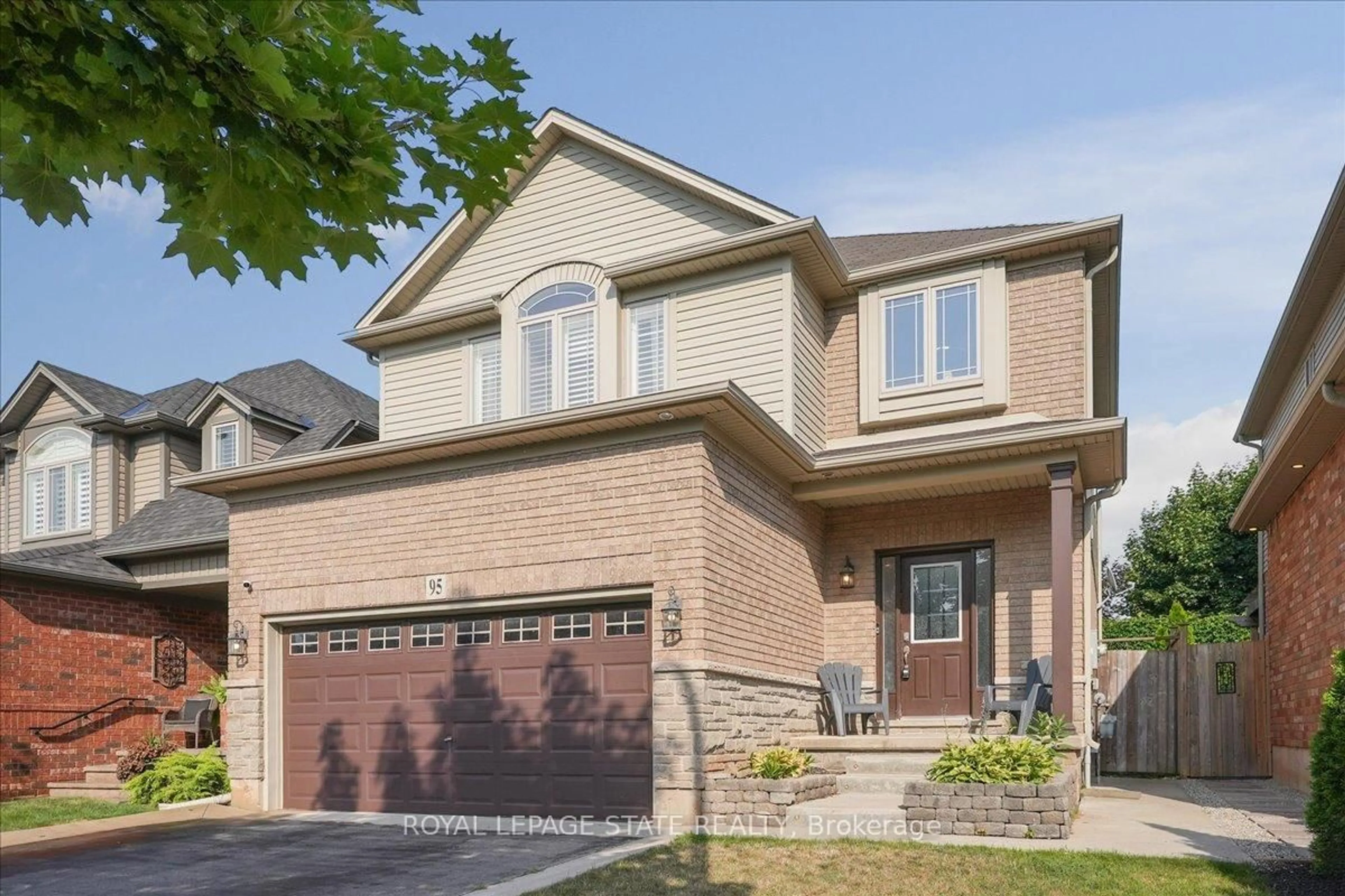Home with brick exterior material, street for 95 Hemlock Way, Grimsby Ontario L3M 0A9