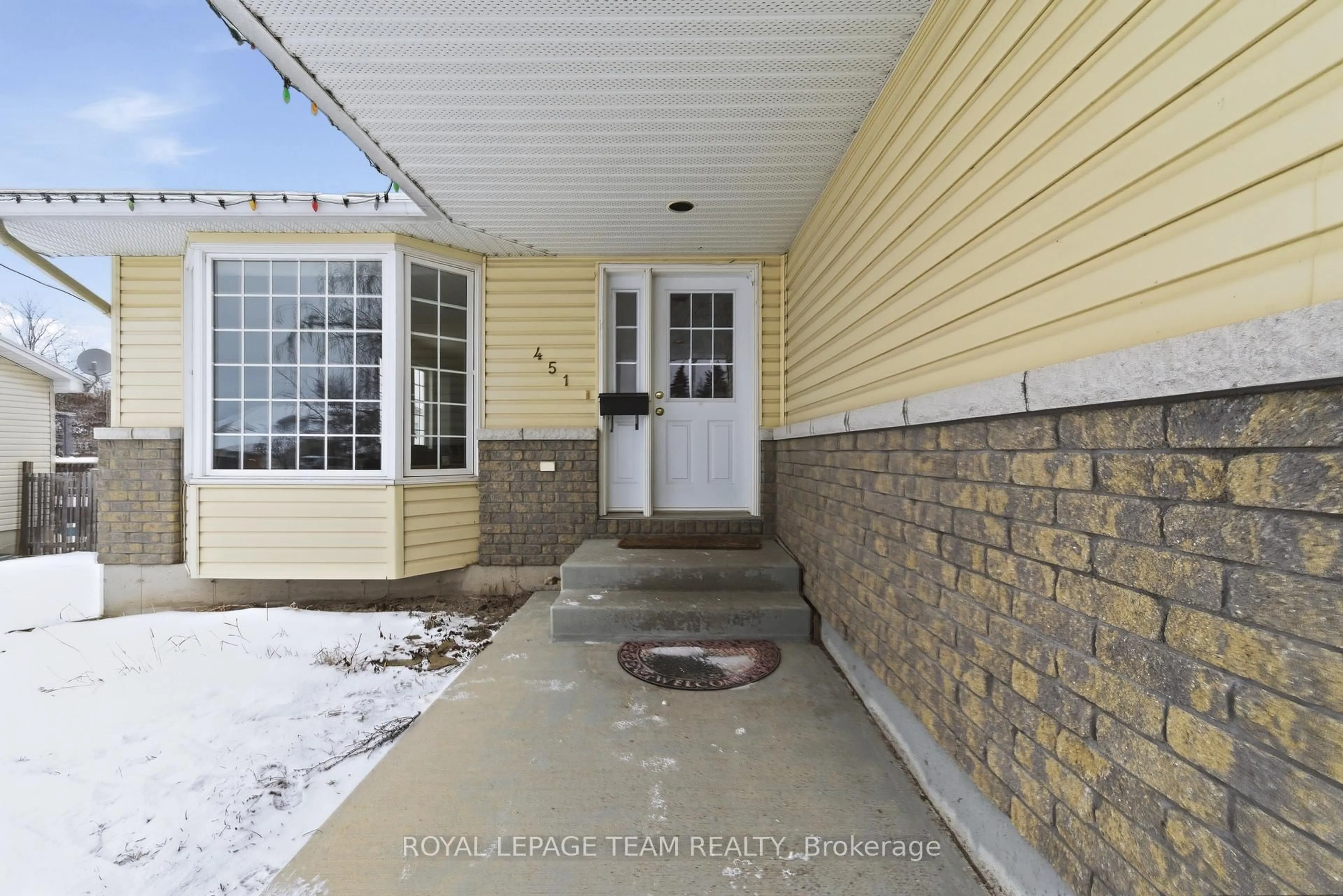 Unknown for 451 Mayhew St, Renfrew Ontario K7V 4L4