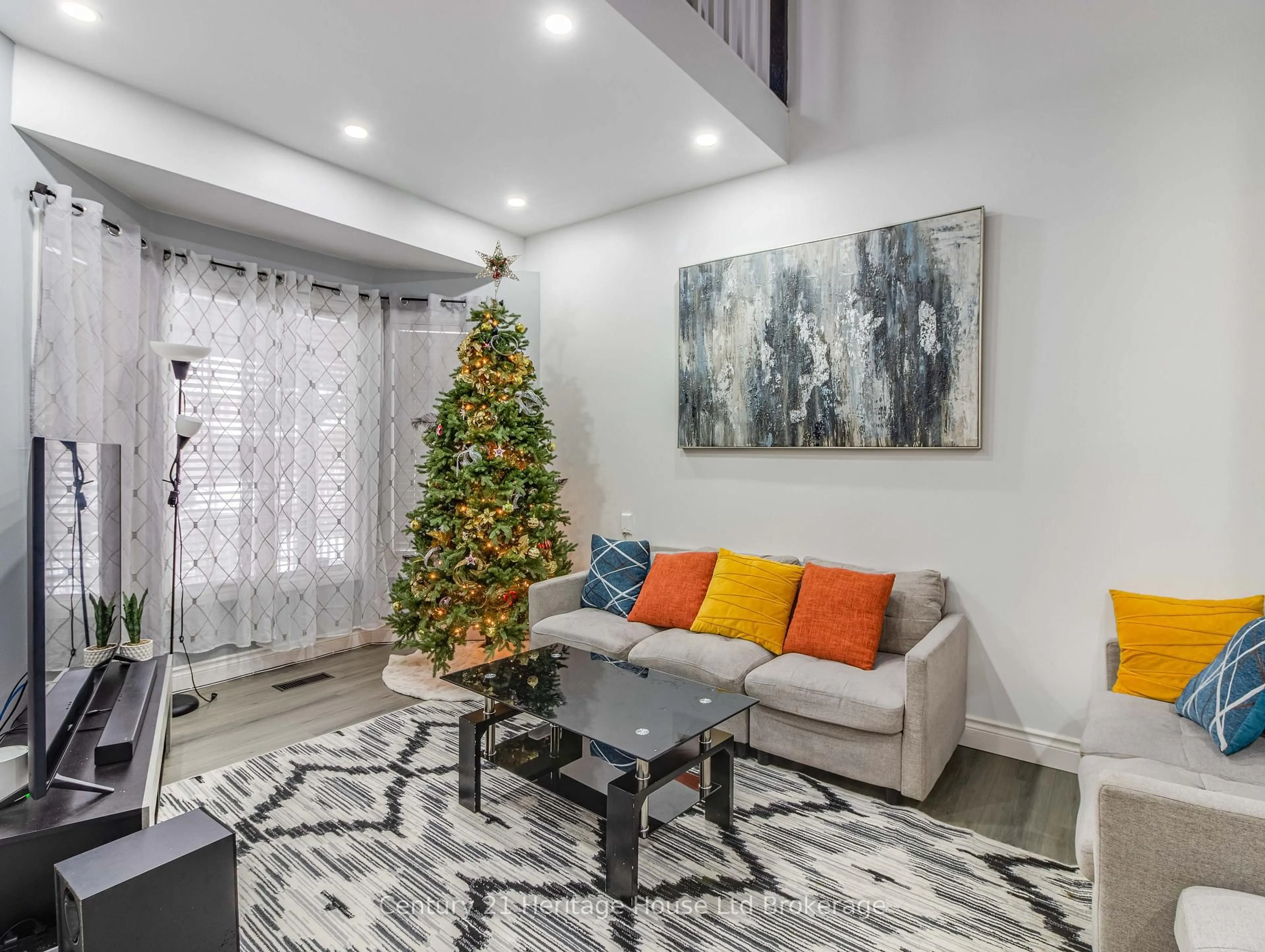 Living room with furniture, unknown for 8 Mohican Dr, Woodstock Ontario N4T 1H5