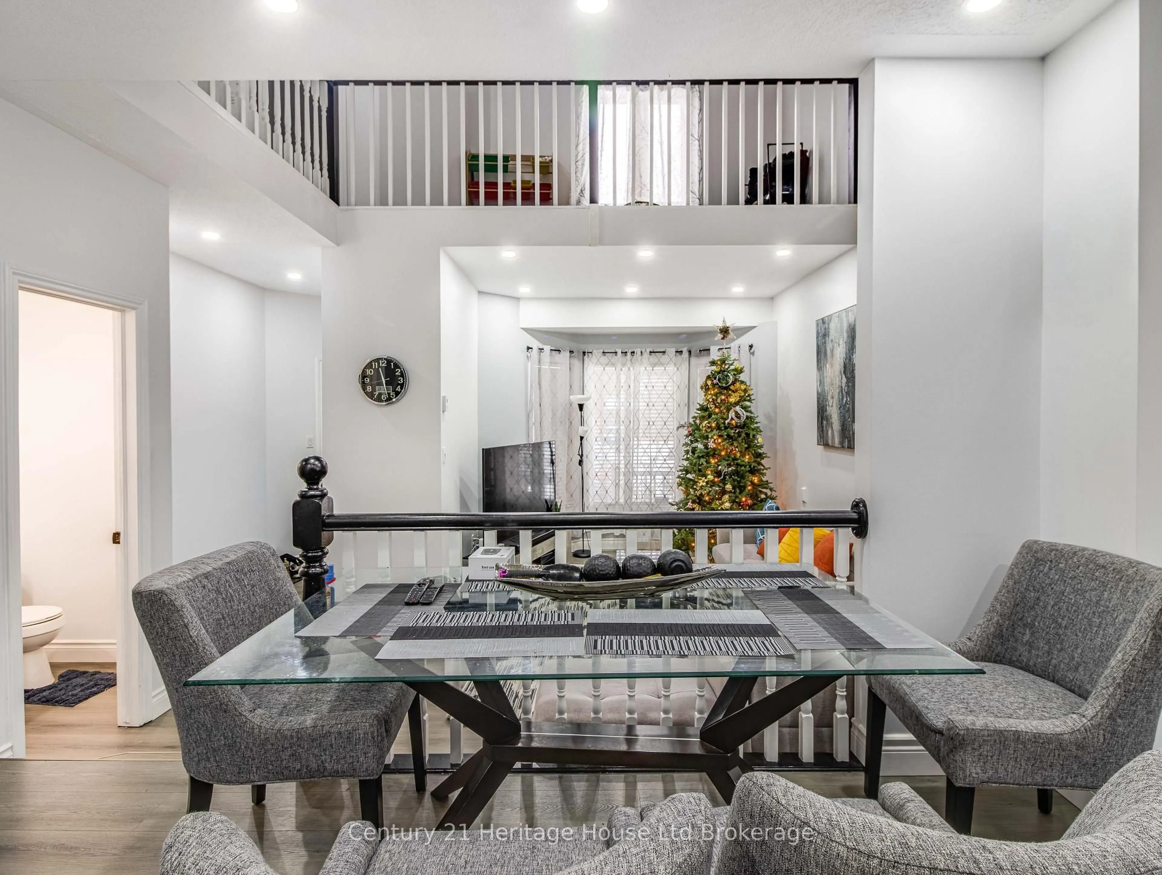 Dining room, unknown for 8 Mohican Dr, Woodstock Ontario N4T 1H5