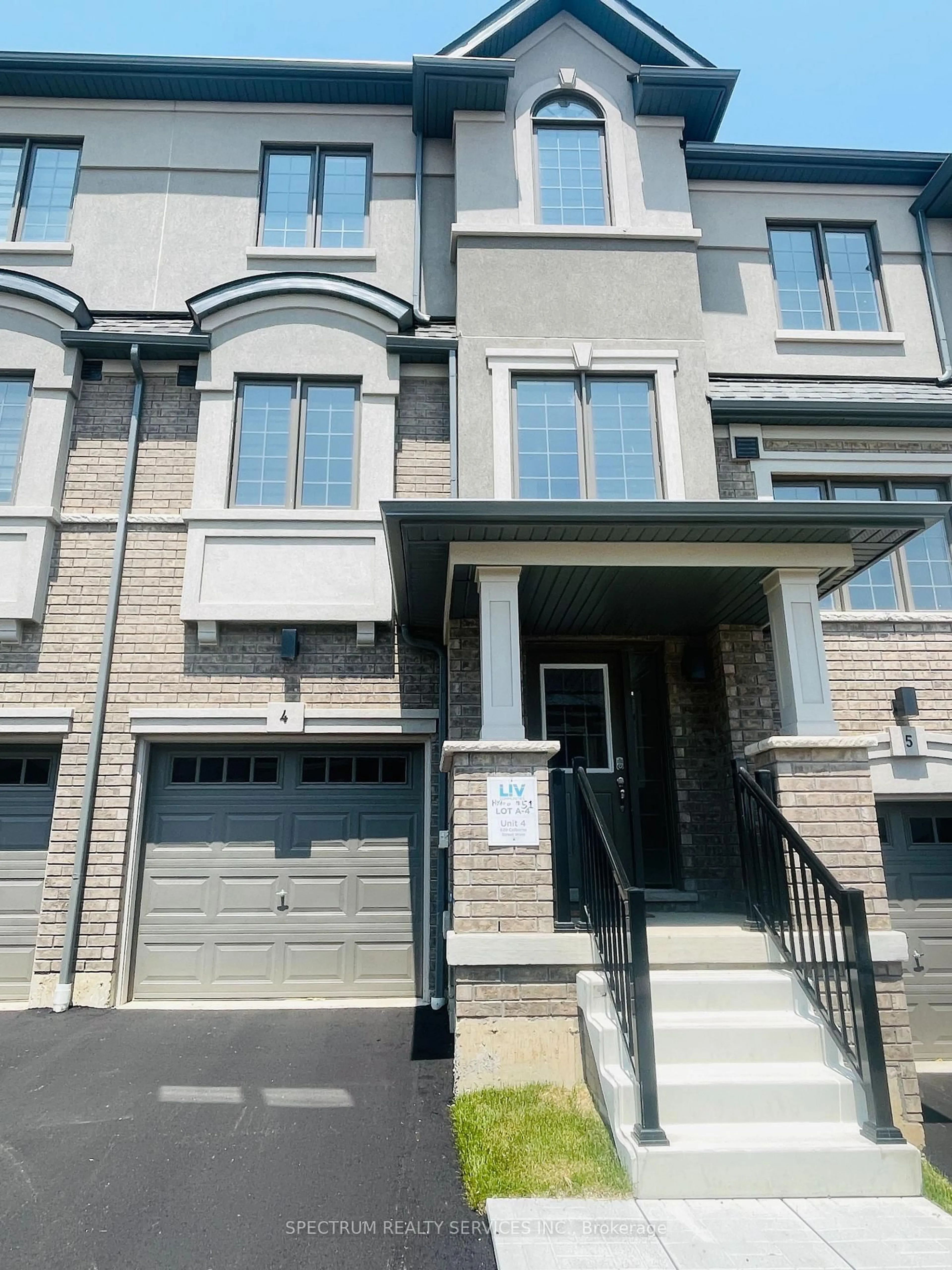 Home with brick exterior material, street for 620 Colborne St #4, Brantford Ontario N3T 0Y1