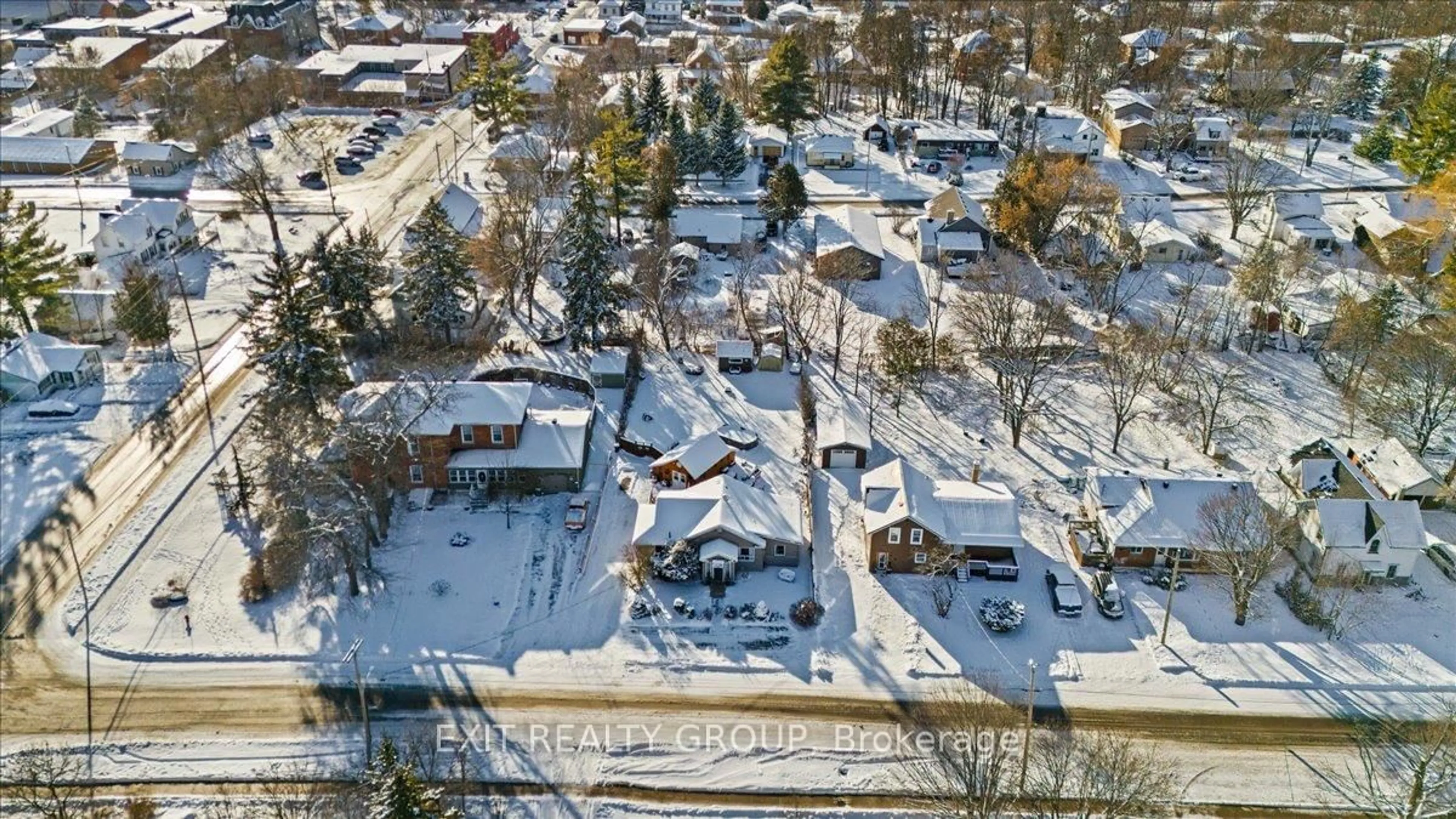 A pic from outside/outdoor area/front of a property/back of a property/a pic from drone, street for 21 North Hastings Ave, Limoges Ontario K0K 2M0