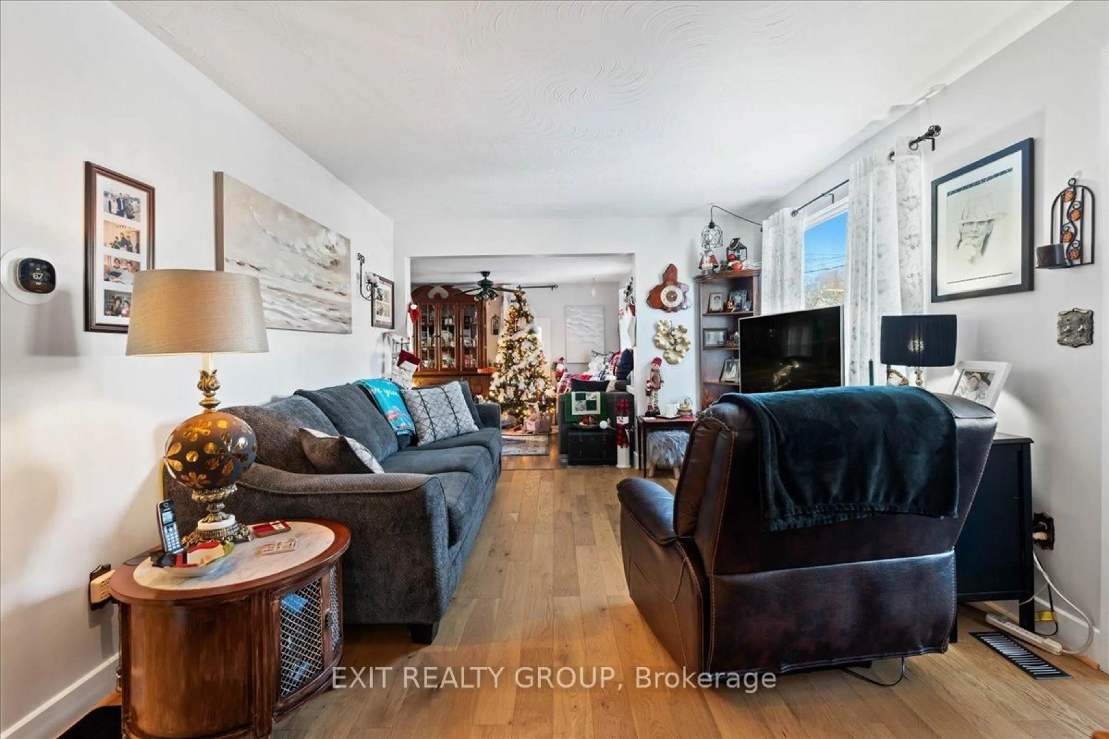 Living room with furniture, unknown for 21 North Hastings Ave, Limoges Ontario K0K 2M0