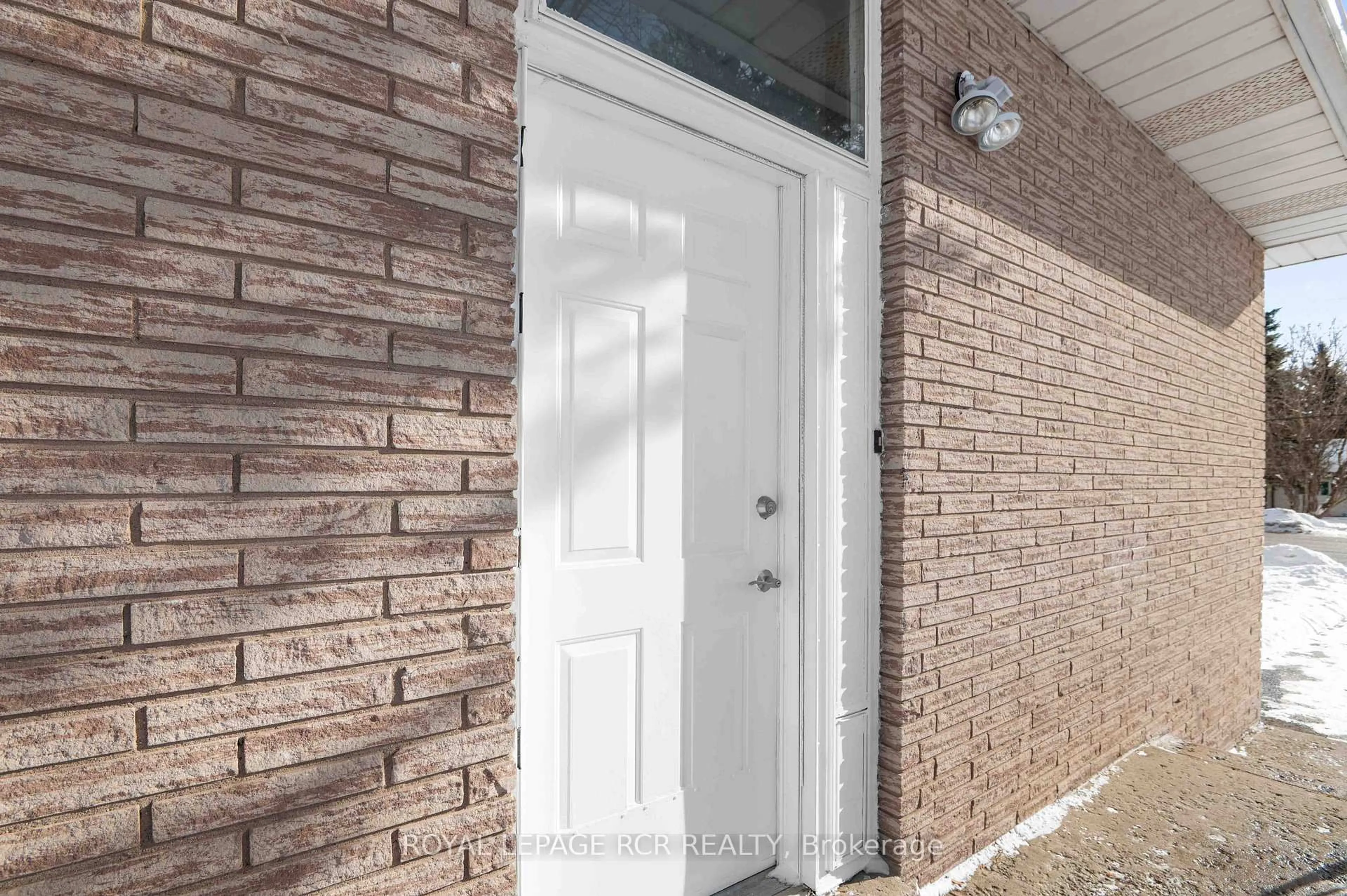 Home with brick exterior material, street for 622 Main St, Shelburne Ontario L9V 2Z4