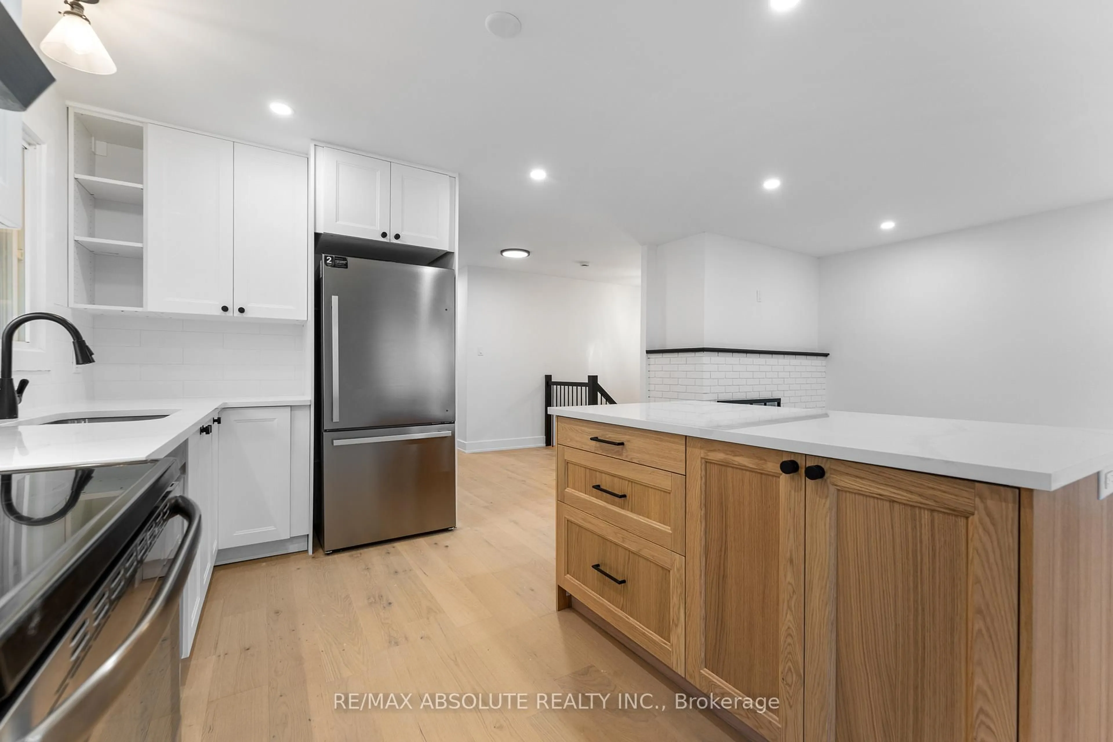 Unknown for 14 Mulvagh Ave, Ottawa Ontario K2E 6M6