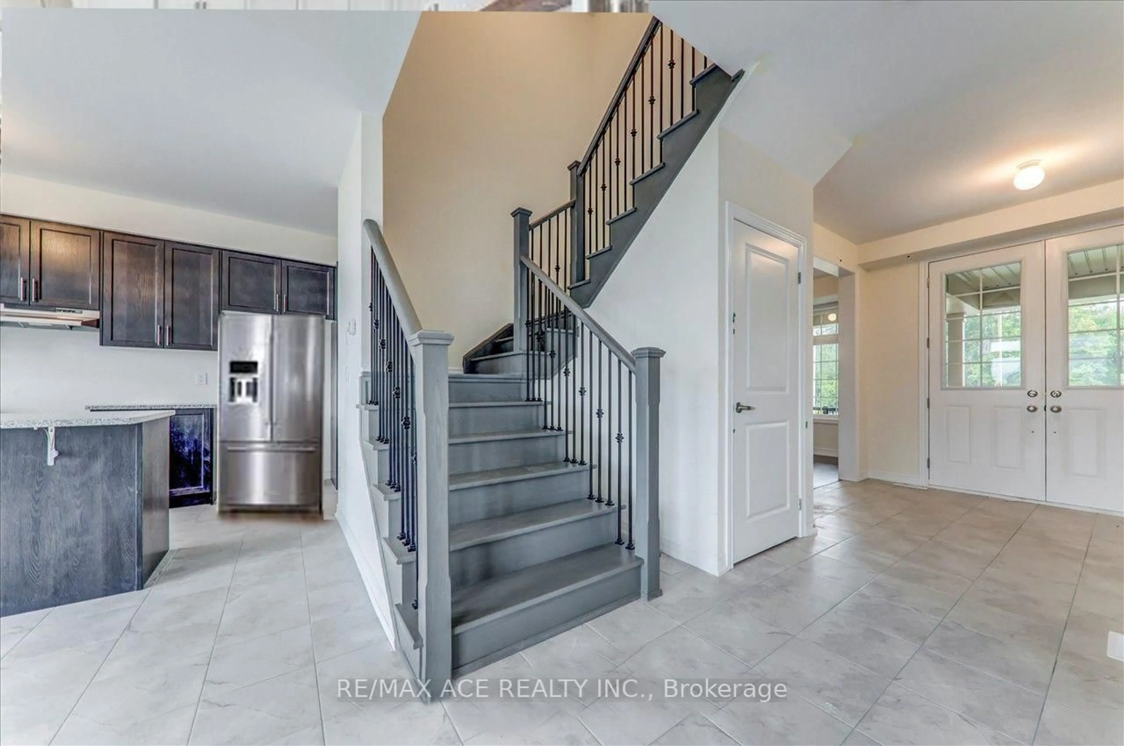 Stairs for 16 East Vista Terr, Quinte West Ontario K0K 1L0