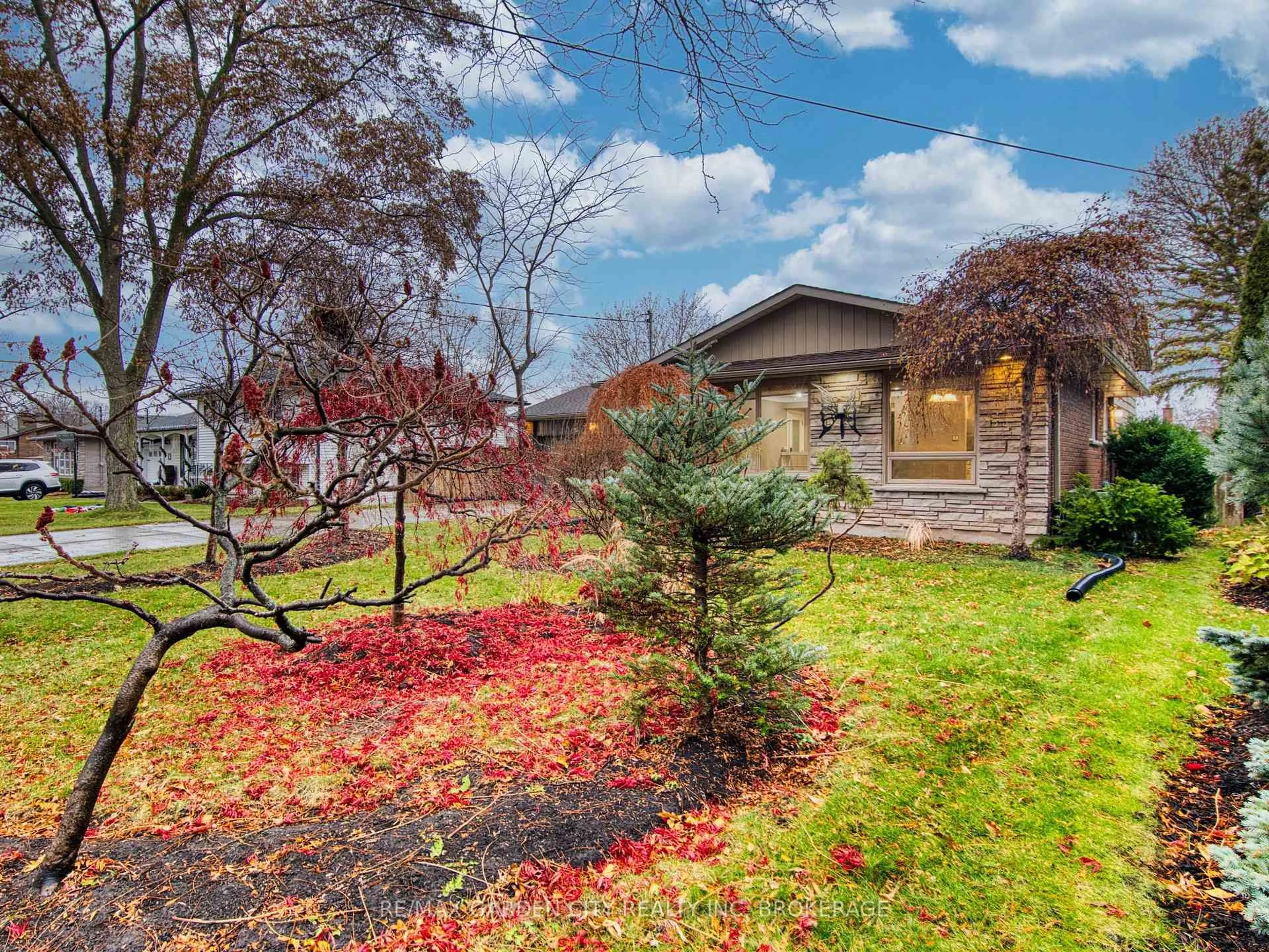 Unknown for 15 Black Friars Rd, St. Catharines Ontario L2N 2M8