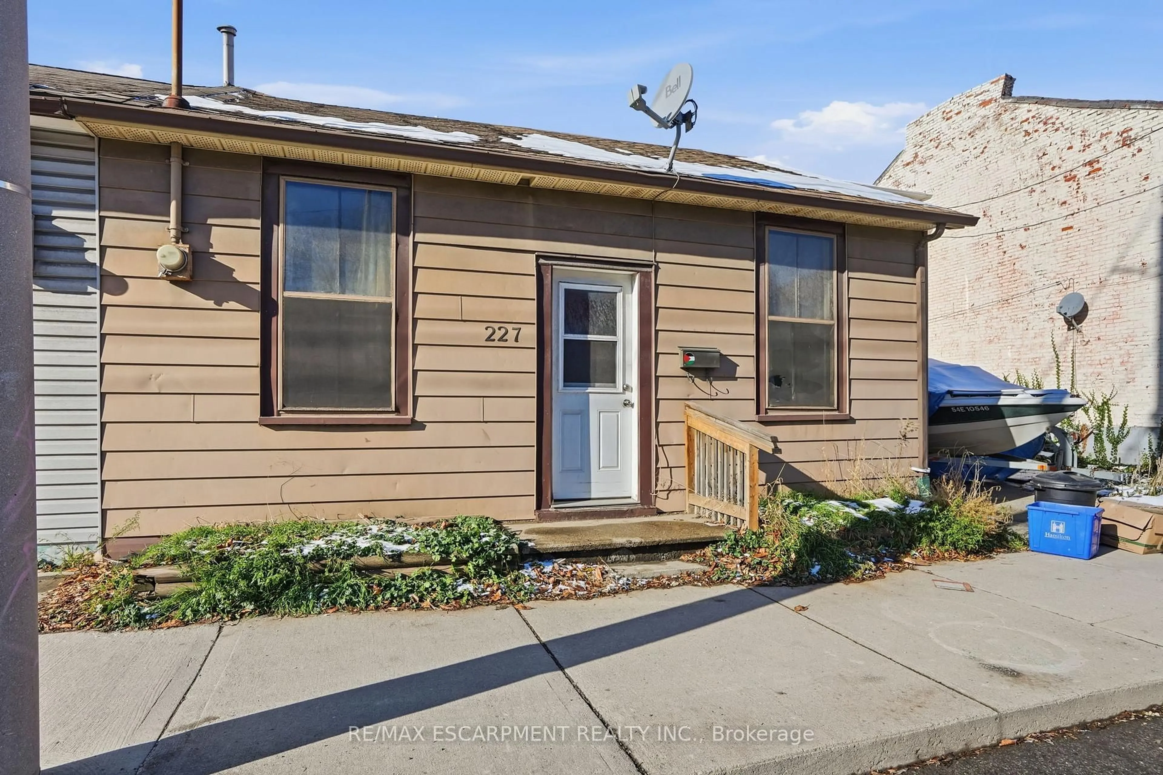 Unknown for 227 Wellington St, Hamilton Ontario L8L 5A7