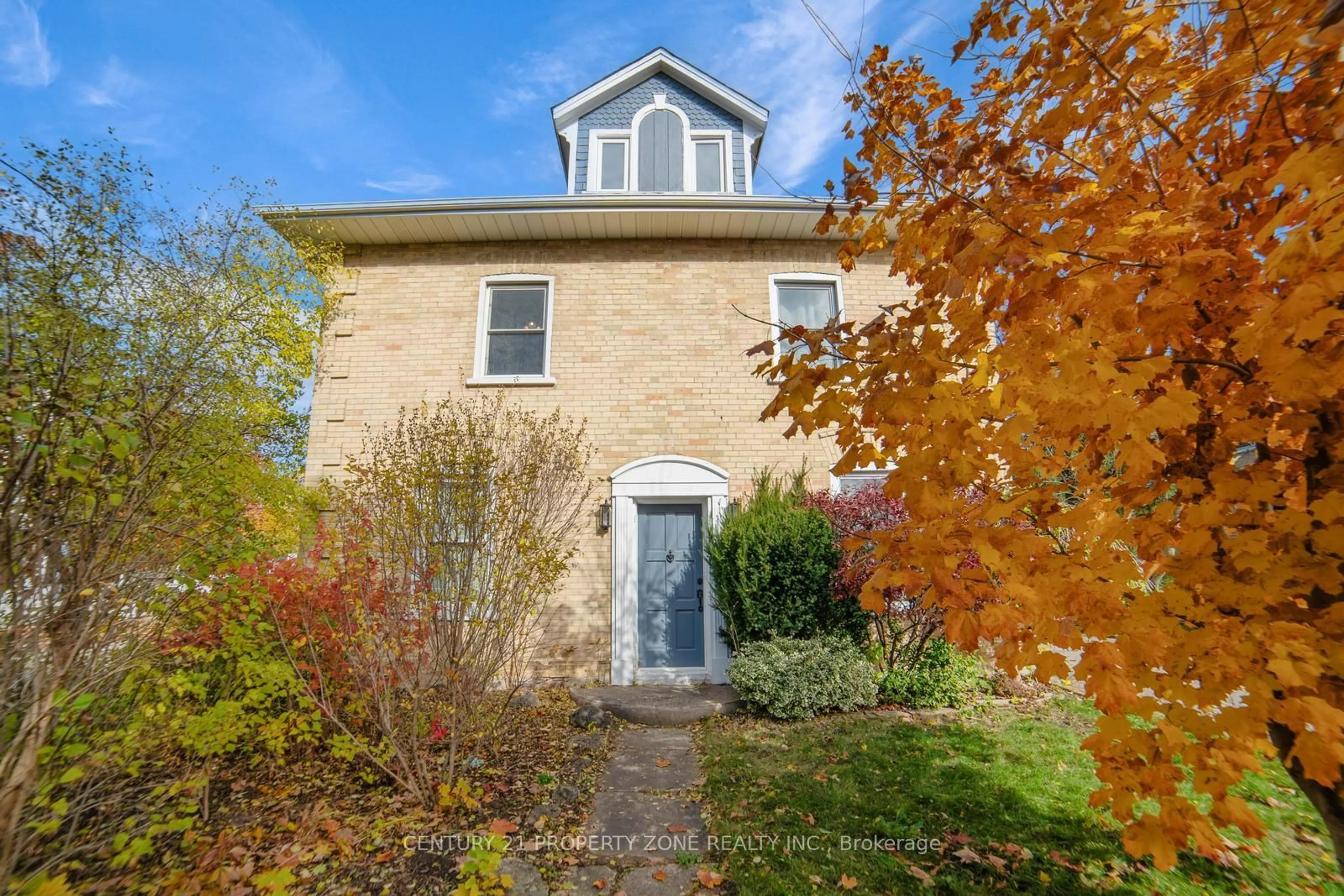 Home with brick exterior material, street for 505 Duke St, Cambridge Ontario N3H 3T2