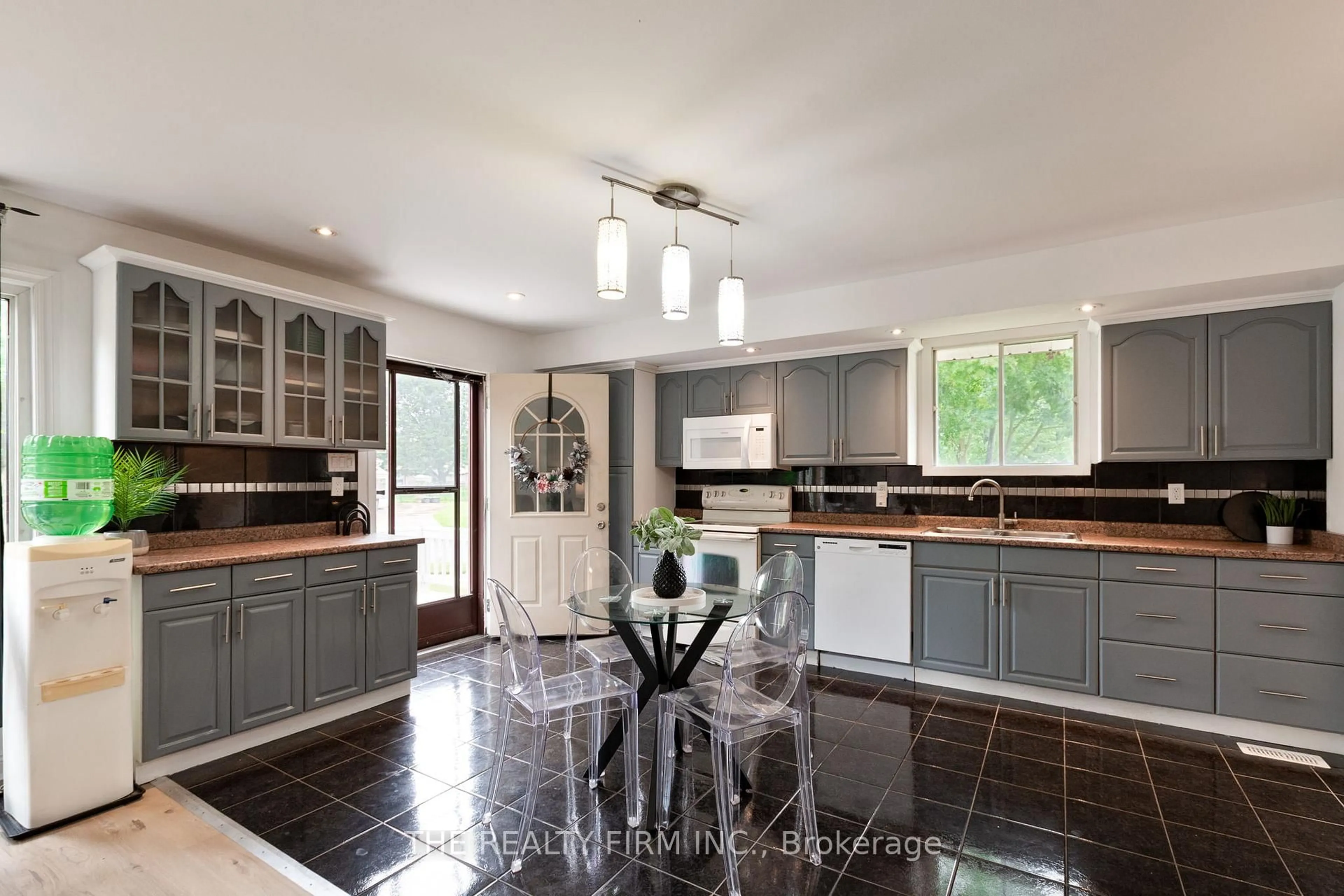 Contemporary kitchen, unknown for 10 Stroud Cres, London South Ontario N6E 1Z6