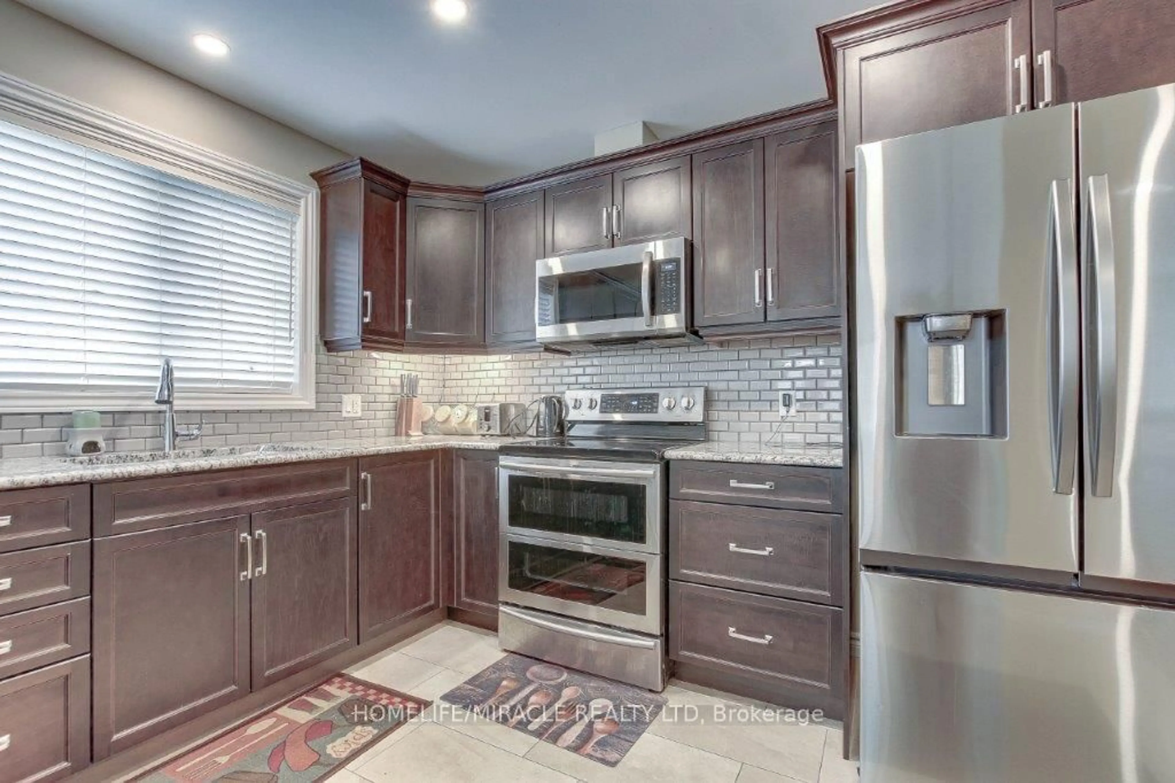 Unknown for 136 Cherry St, Ingersoll Ontario N5C 1H7