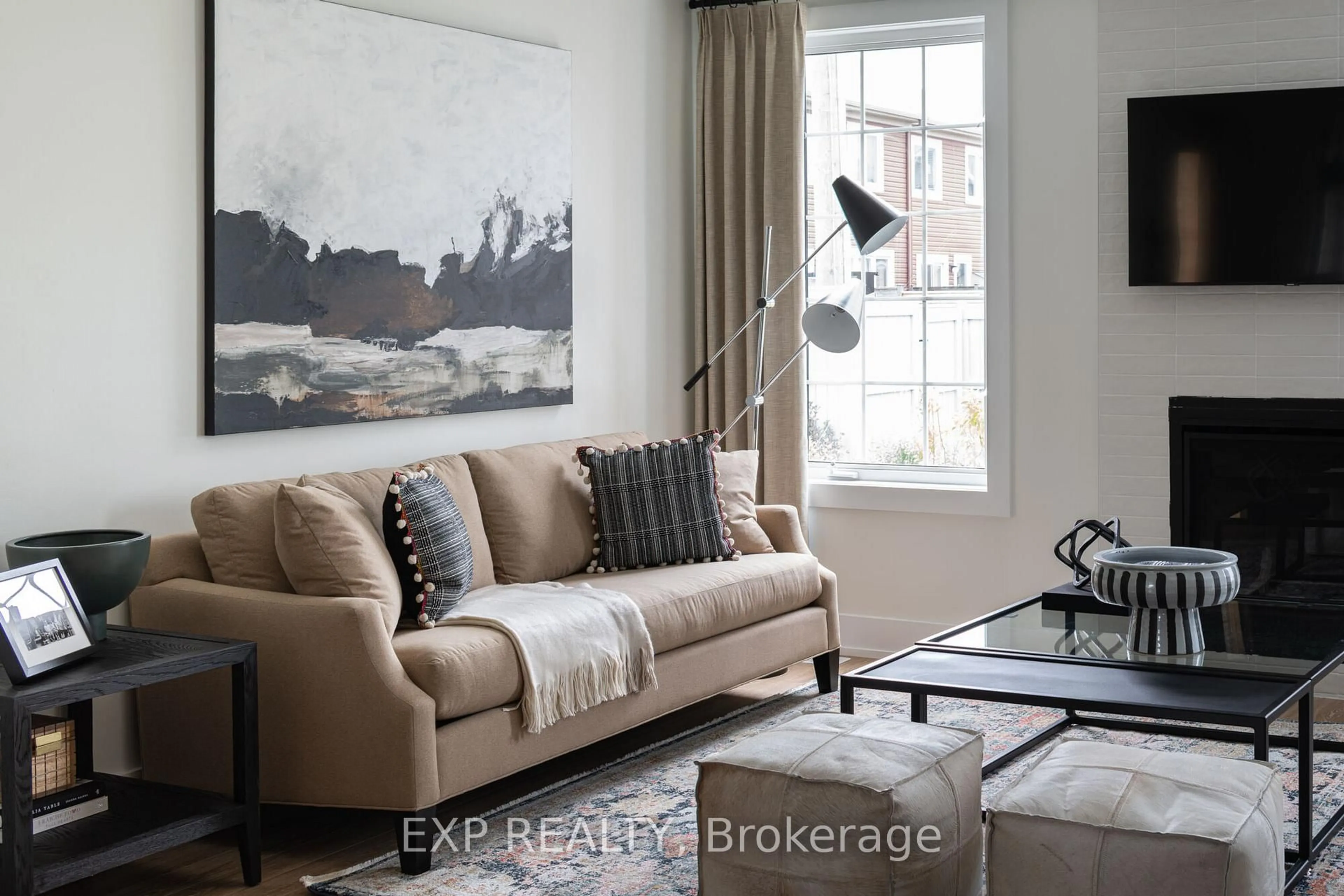 Living room with furniture, unknown for 2500 Half Moon Bay Rd, Ottawa Ontario K2J 6K6