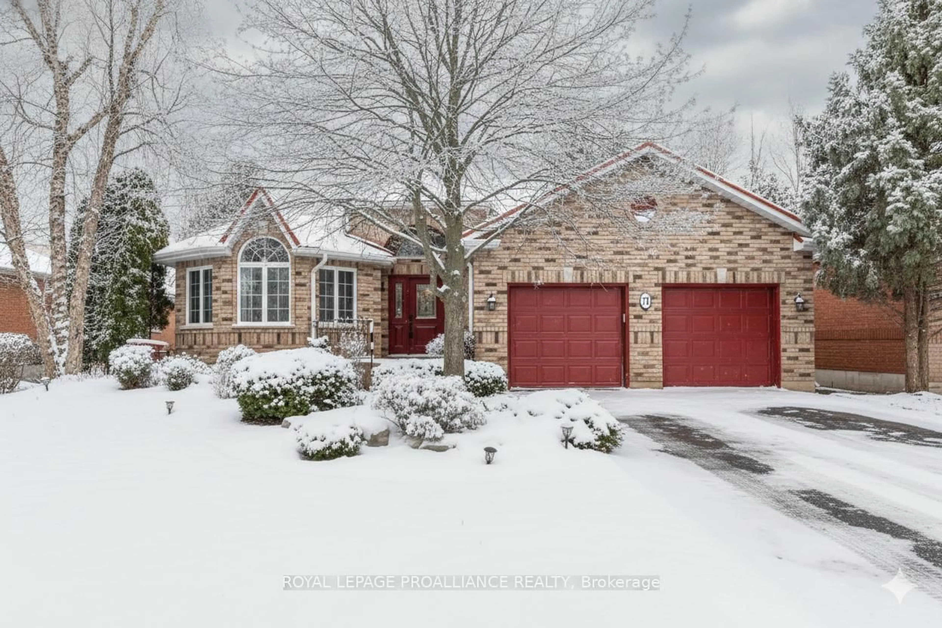 Home with brick exterior material, street for 71 Oak Ridge Blvd, Belleville Ontario K8N 5W3