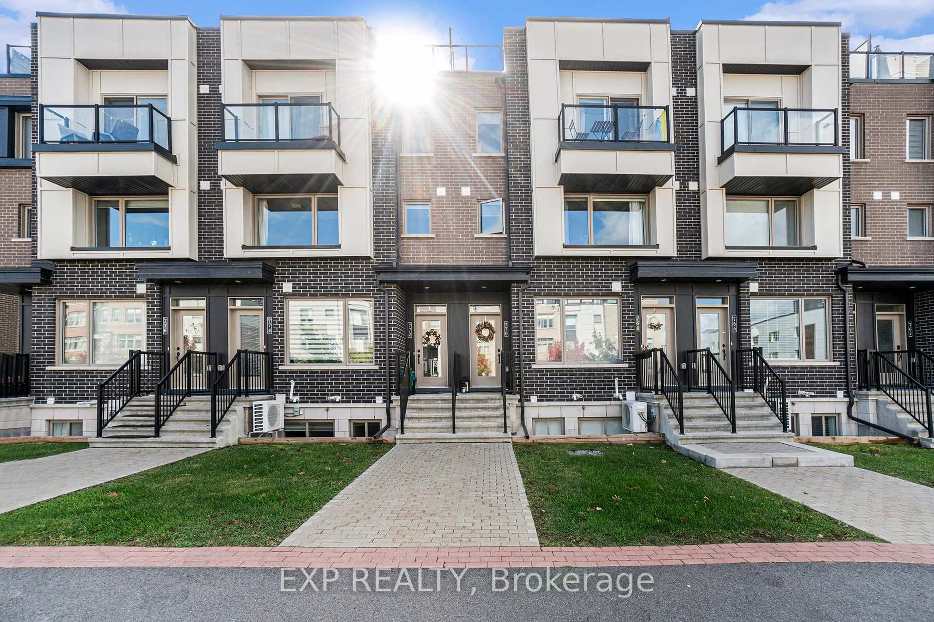 Unknown for 770 Mikinak Rd, Ottawa Ontario K1K 5A5