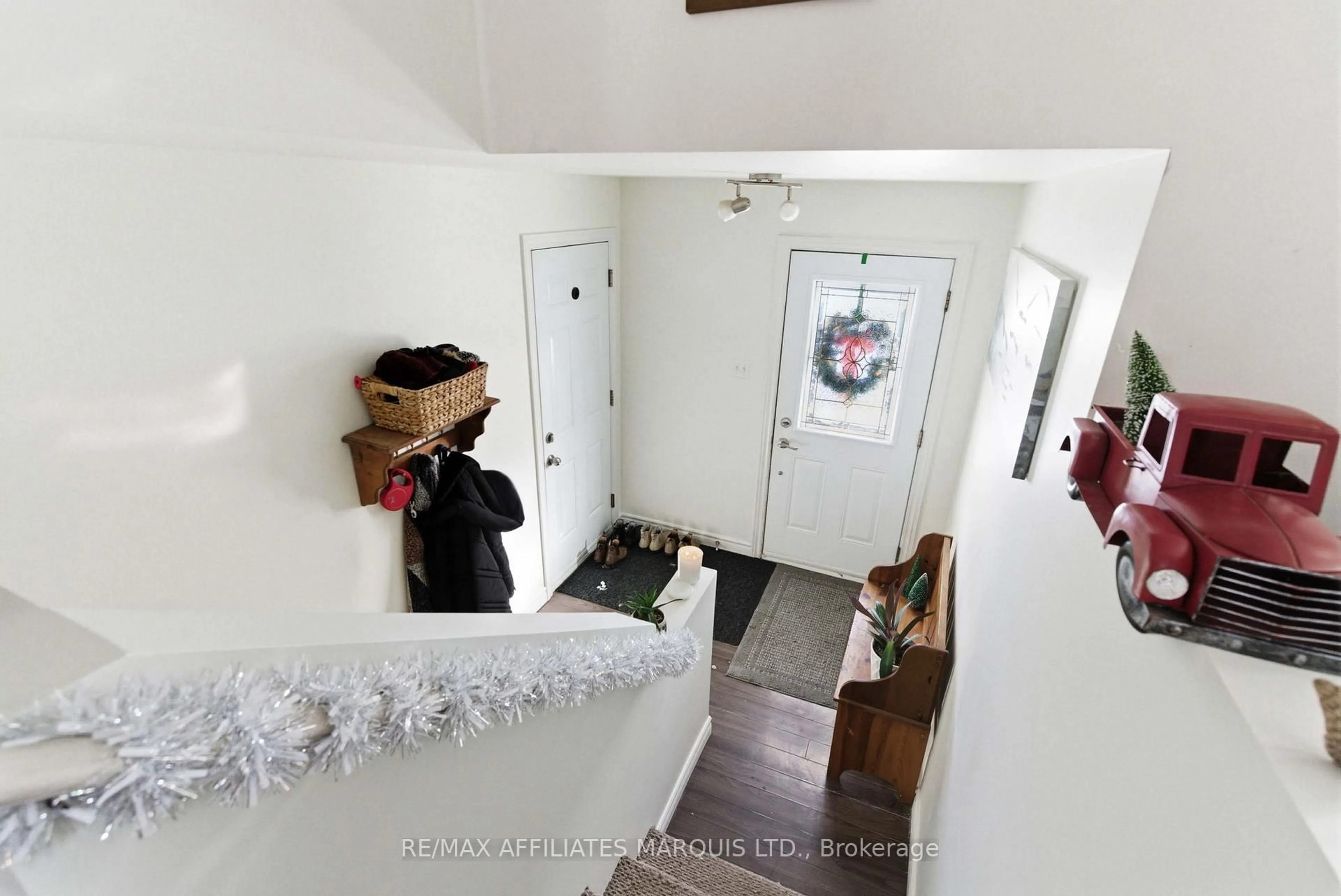 Indoor entryway for 109 French Ave, South Stormont Ontario K0C 1P0