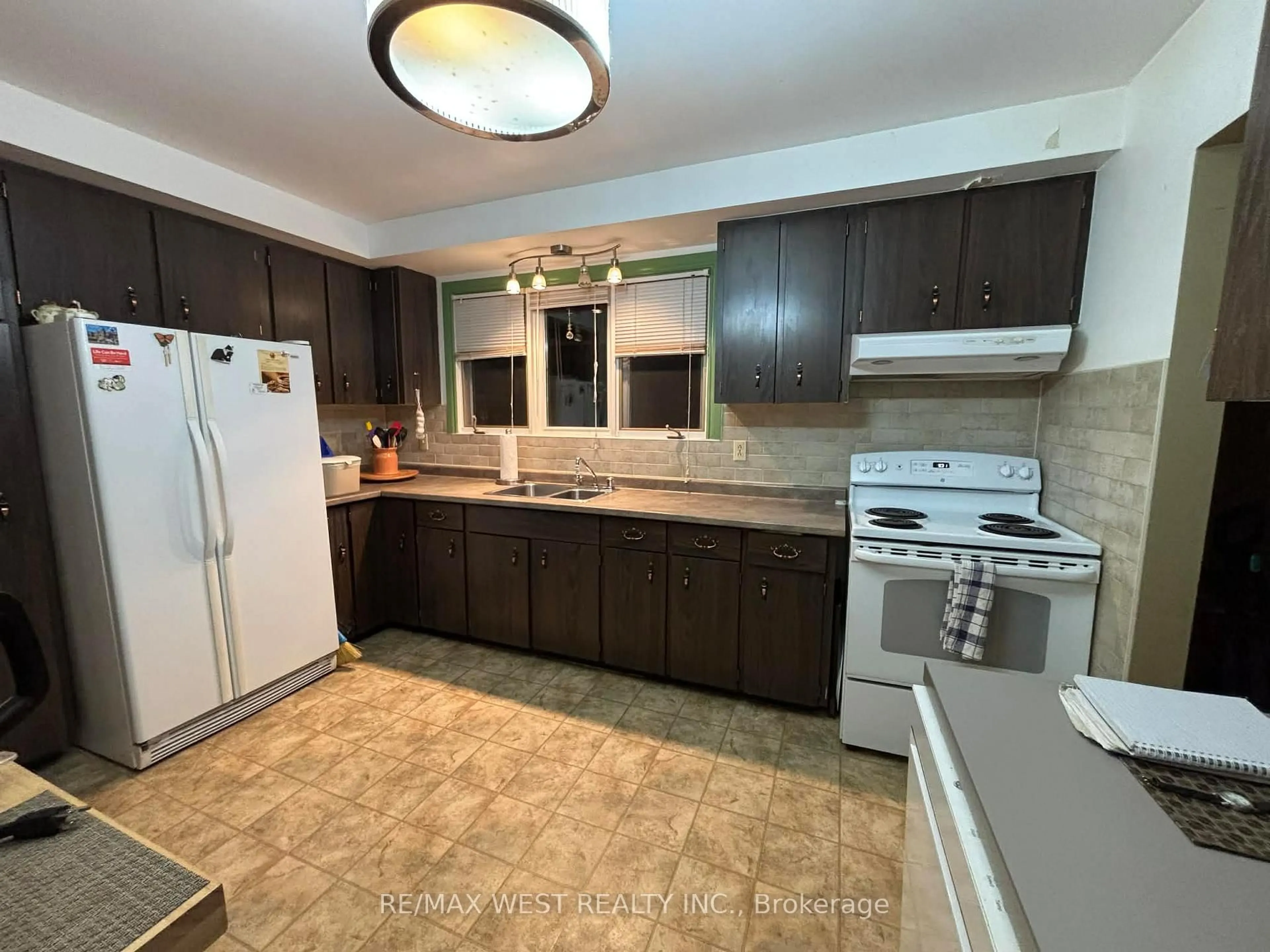 Standard kitchen, unknown for 55 Meadowvale Ave, Belleville Ontario K8N 2L5