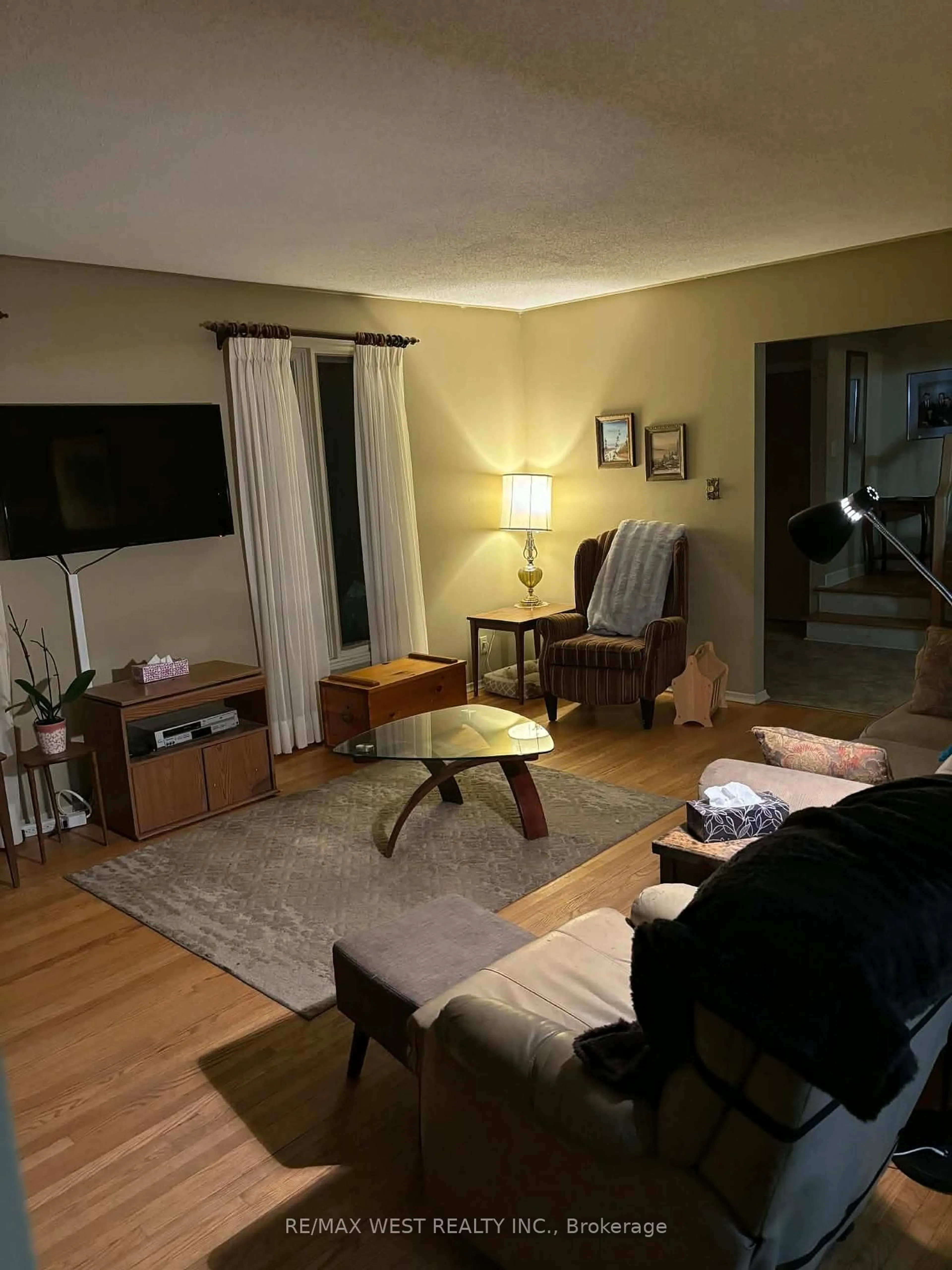 Living room with furniture, unknown for 55 Meadowvale Ave, Belleville Ontario K8N 2L5