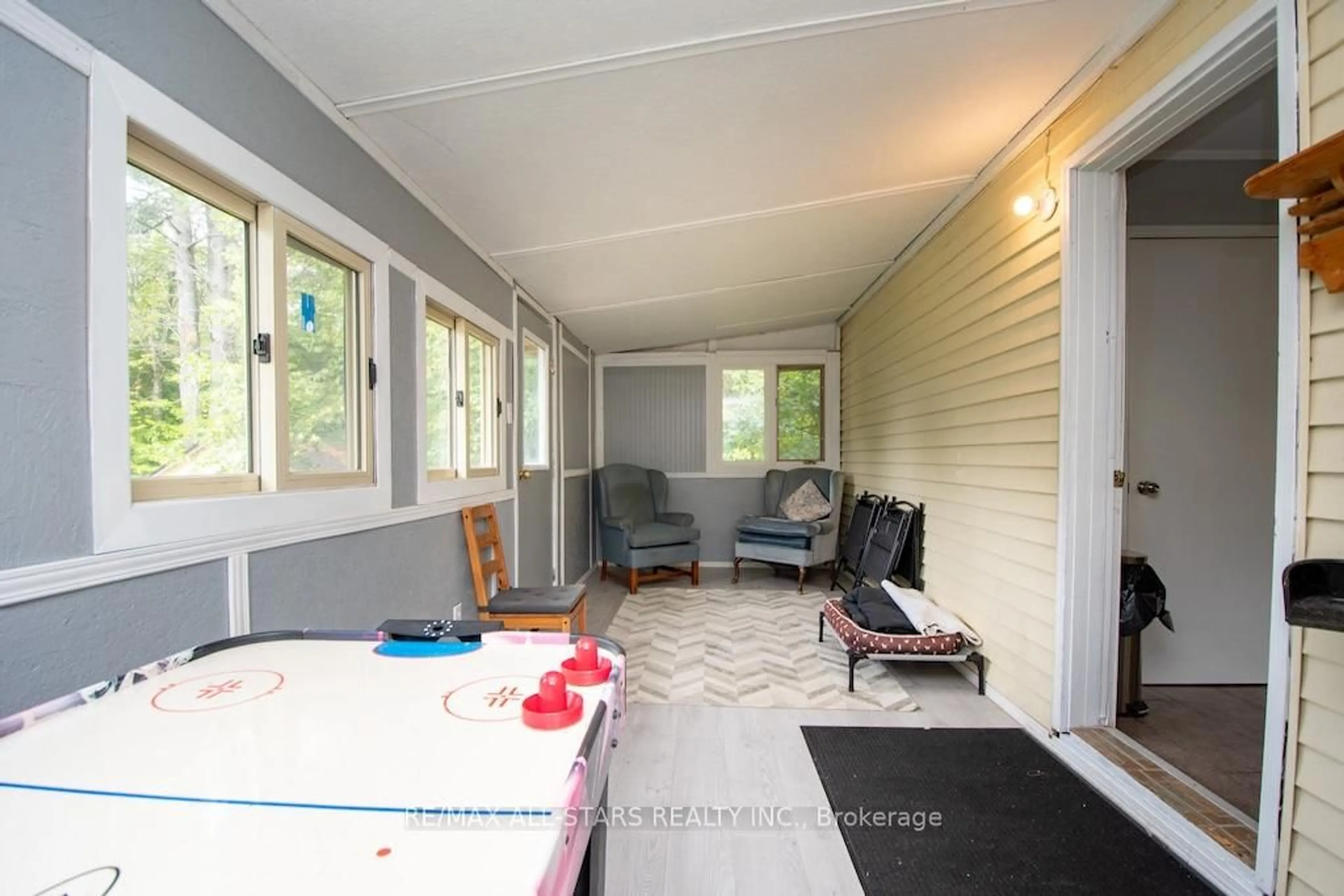 A pic of a room for 31 Morrison St, Kawartha Lakes Ontario K0M 2L0