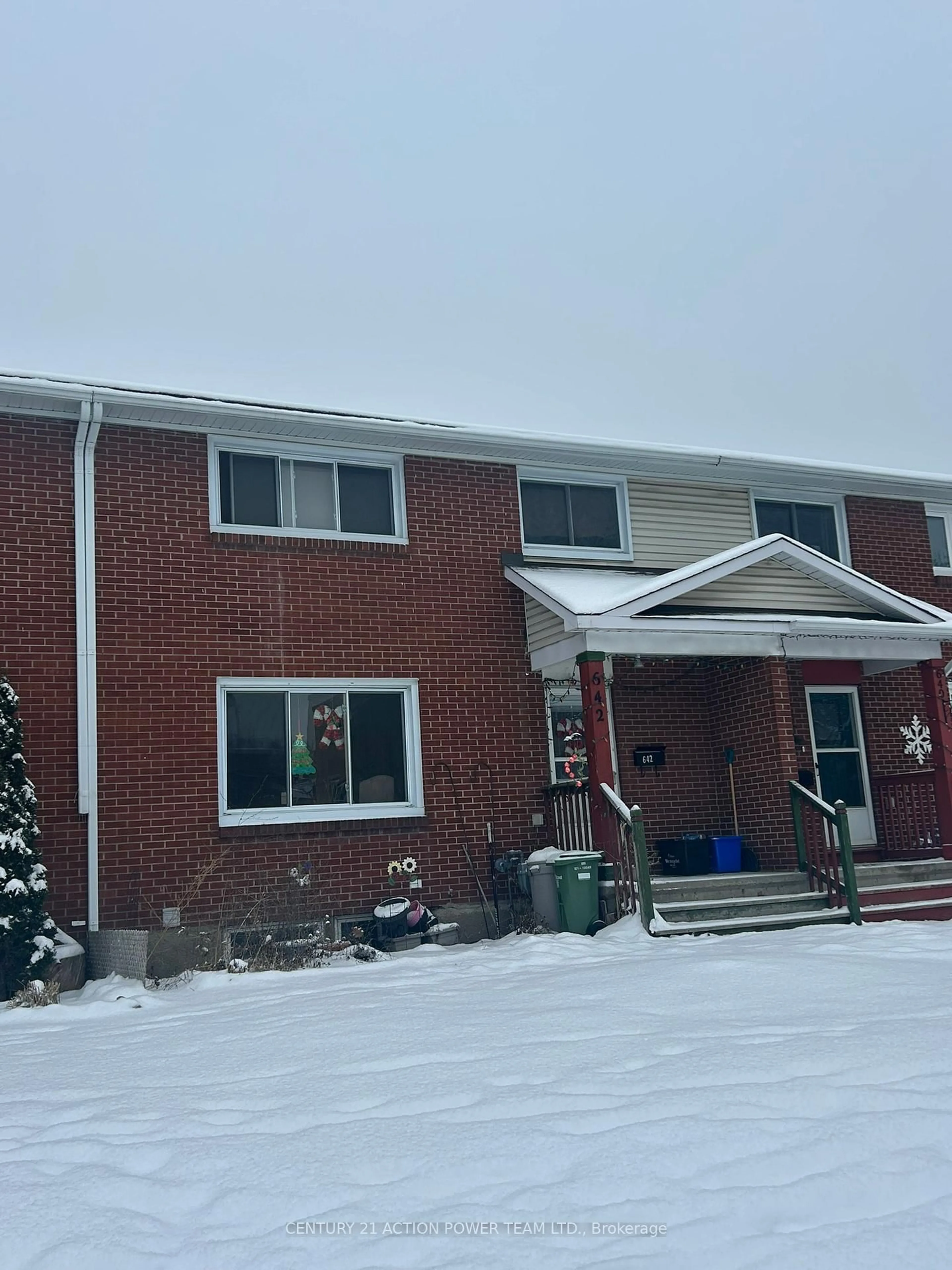 Home with brick exterior material, unknown for 642 Borthwick Ave, Ottawa Ontario K1K 2L9