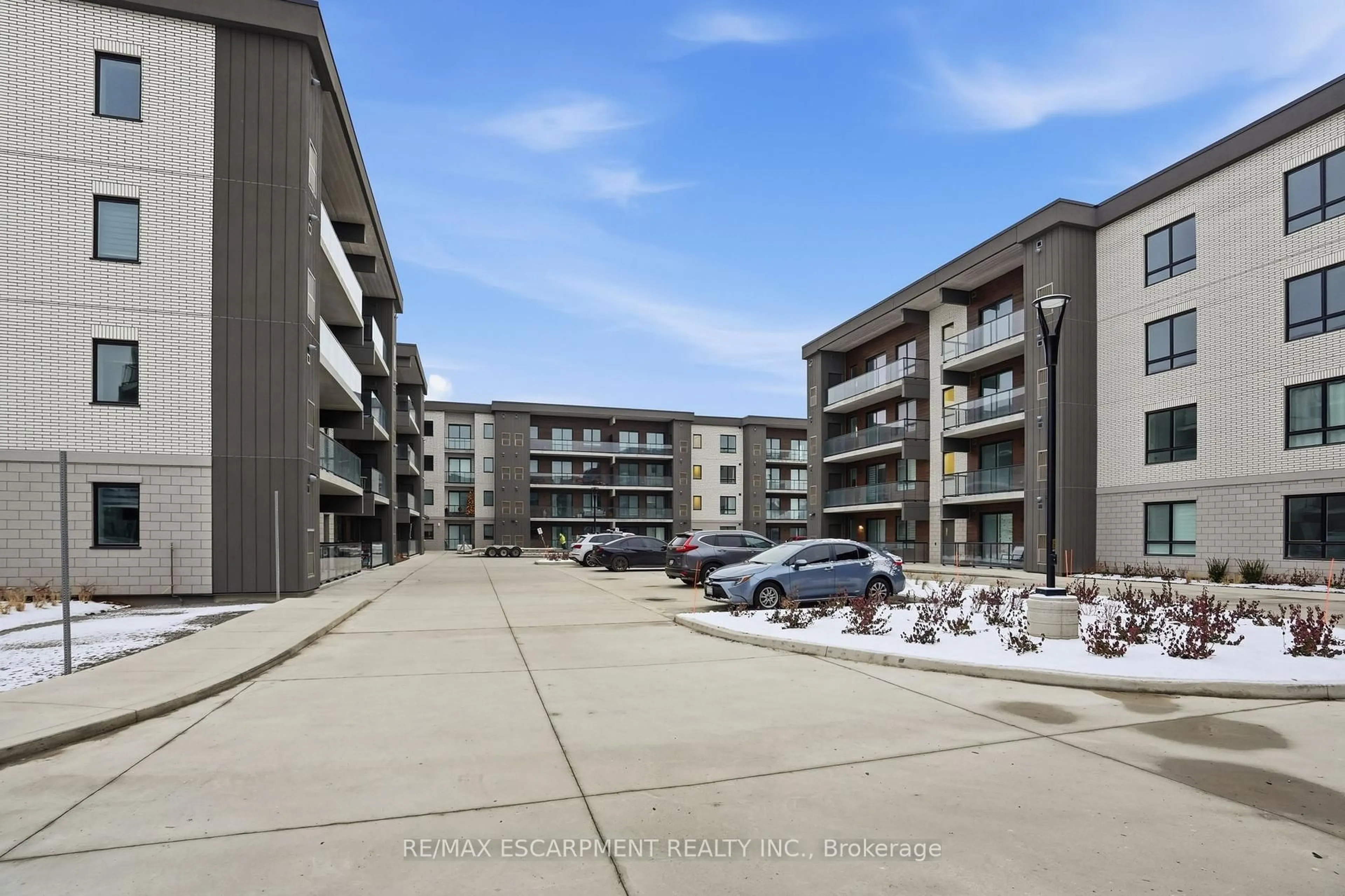 Patio, unknown for 7549A KALAR Rd #412, Niagara Falls Ontario L2H 3W6