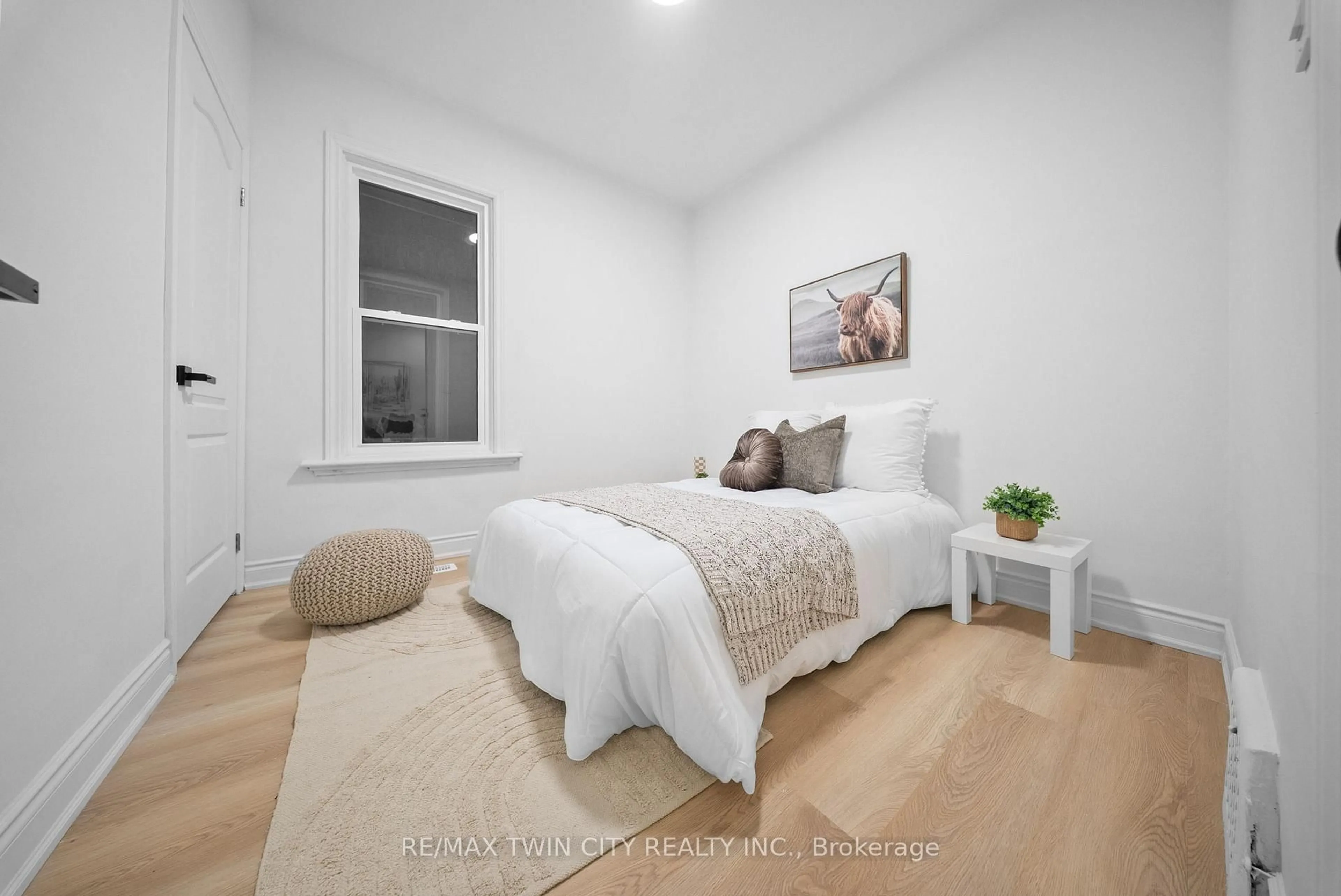 A pic of a room for 12 Carlyle St, Brantford Ontario N3T 2C1