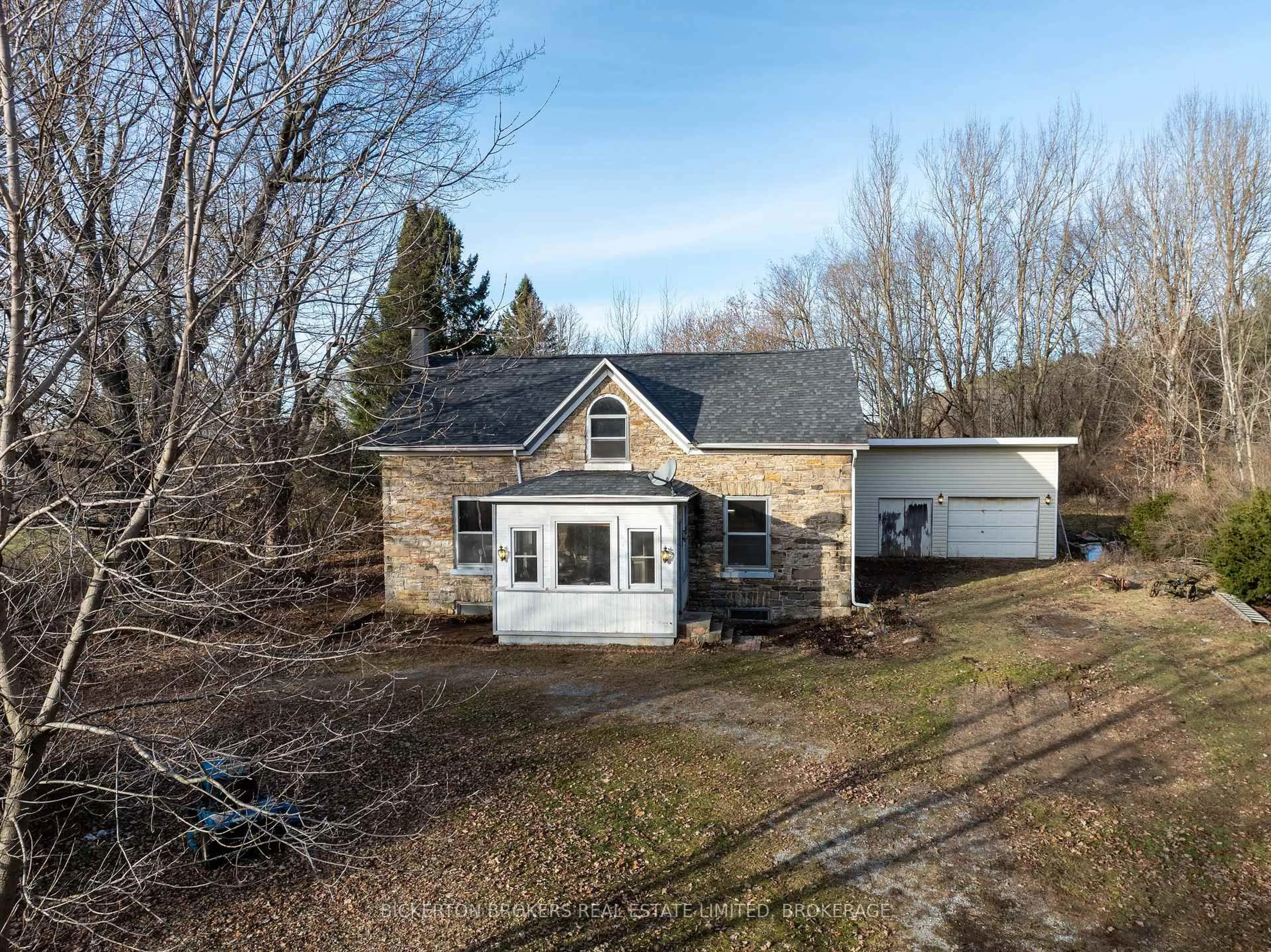 A pic from outside/outdoor area/front of a property/back of a property/a pic from drone, building for 646 Cty Rd 2 Rd, Front of Leeds & Seeleys Bay Ontario K0E 1L0