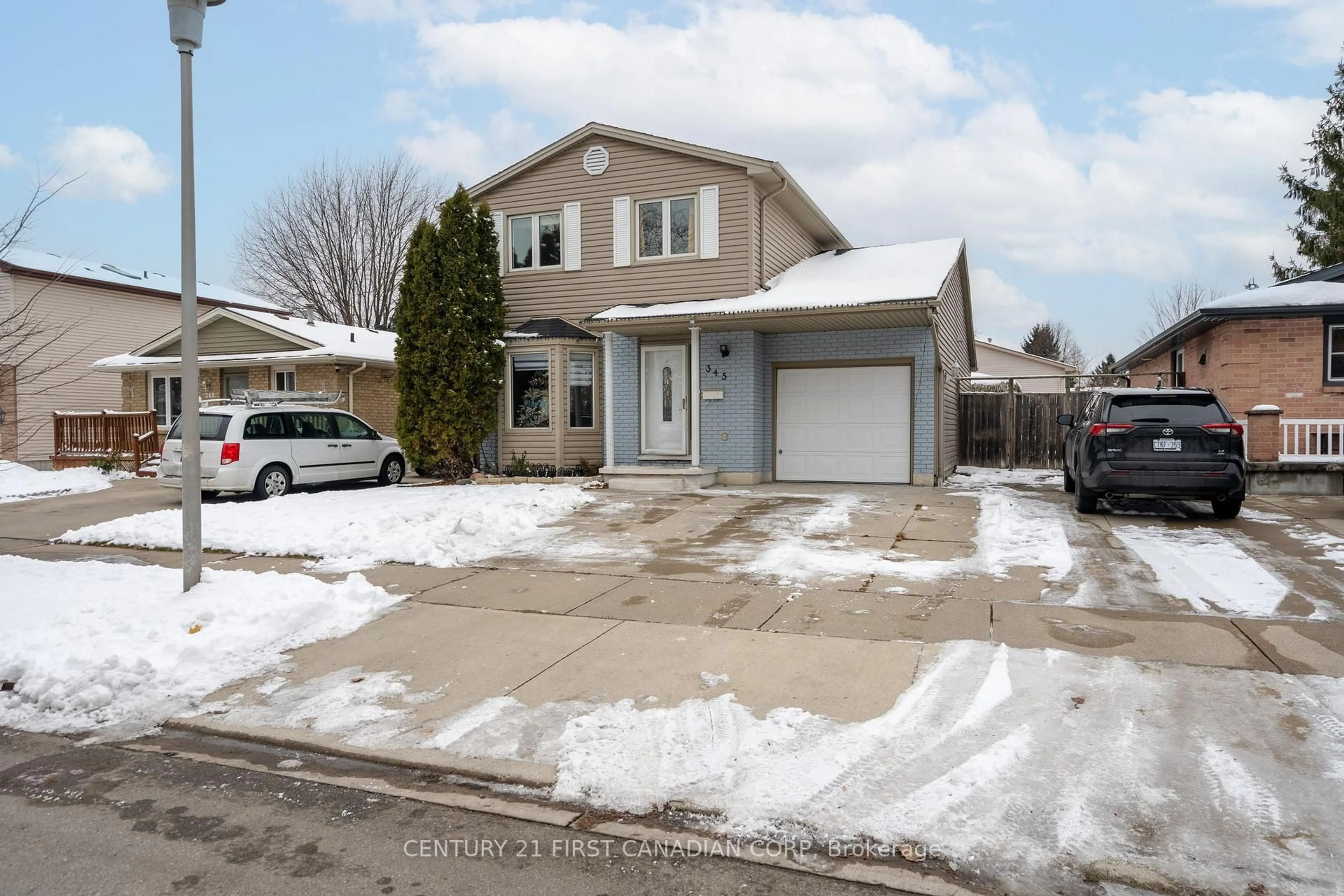 Home with vinyl exterior material, street for 345 Banbury Cres, London South Ontario N5Z 4V1