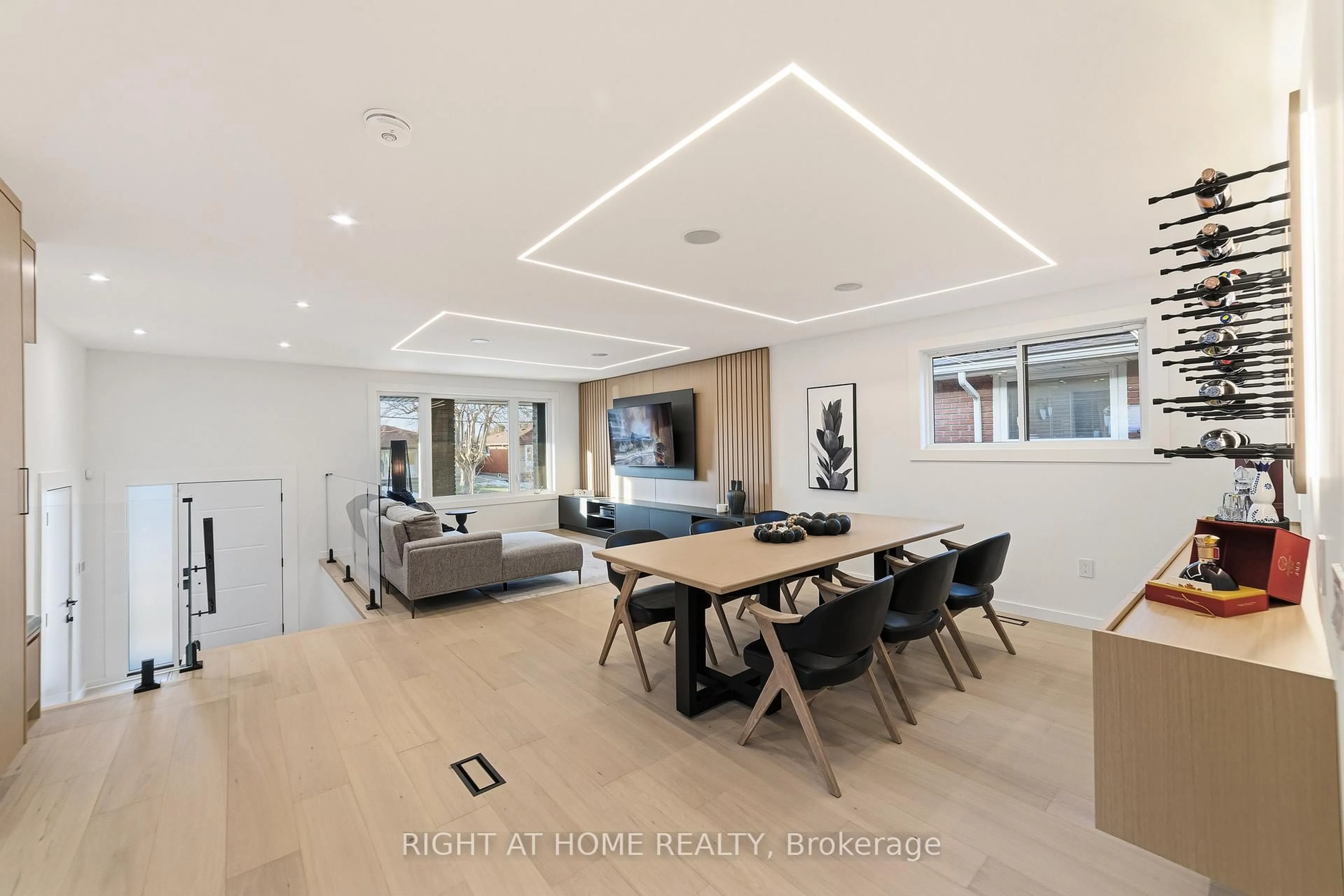 Unknown for 146 Kenora Ave, Hamilton Ontario L8E 3N7