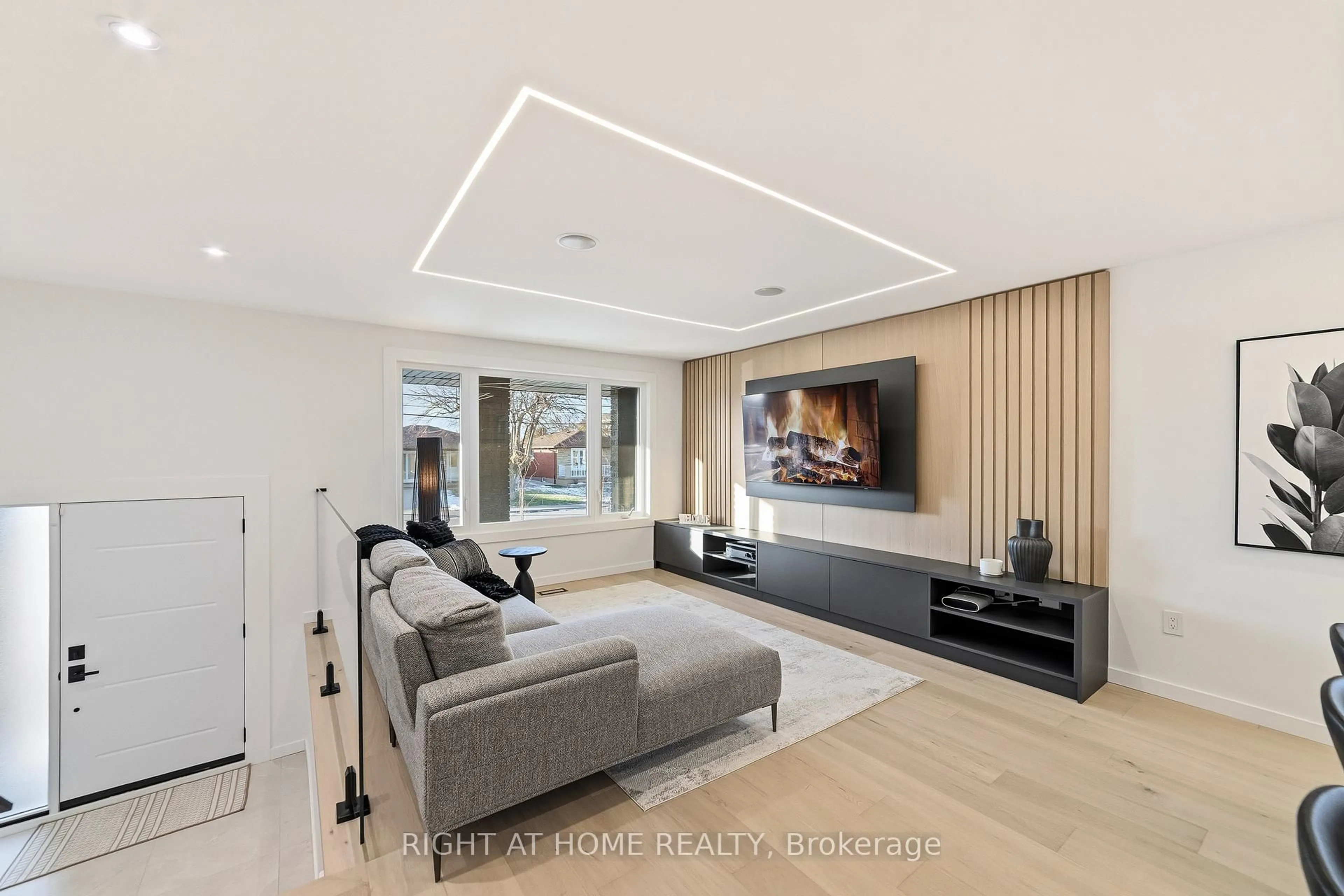 Home theater for 146 Kenora Ave, Hamilton Ontario L8E 3N7