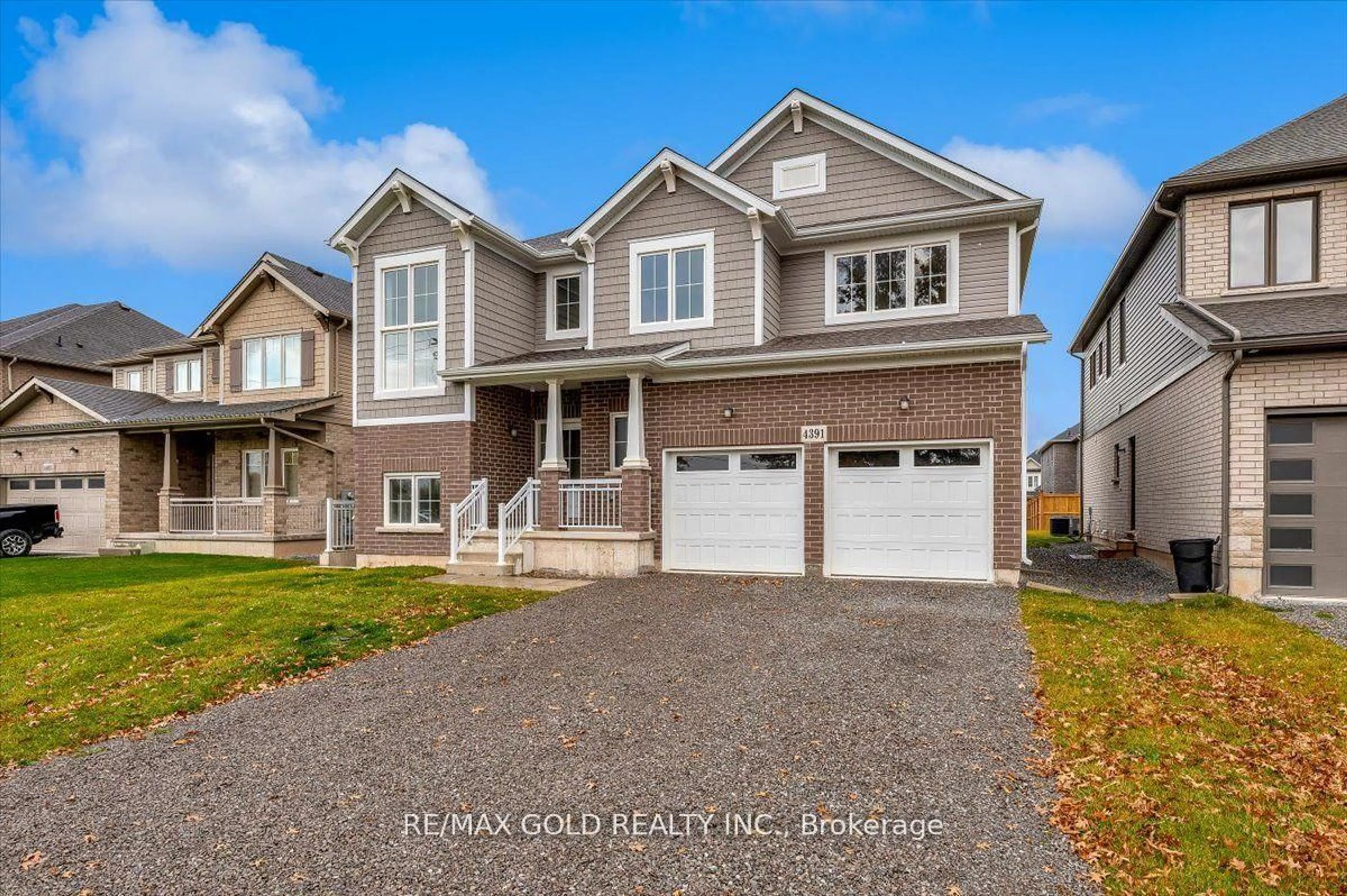 Home with vinyl exterior material, street for 4391 Willick Rd, Niagara Falls Ontario L2G 0Y3