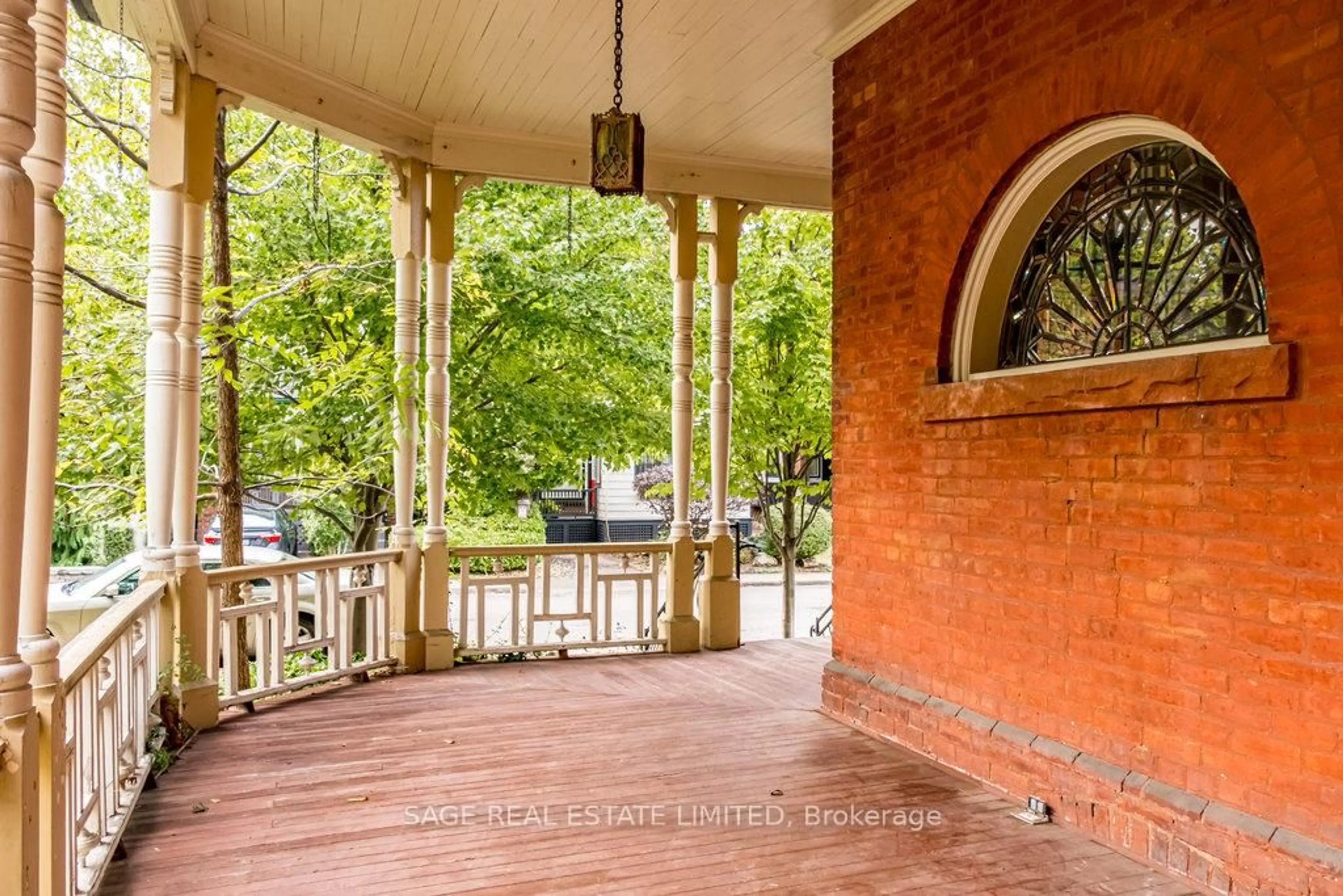 Patio, street for 95-97 FAIRHOLT Rd, Hamilton Ontario L8M 2T6