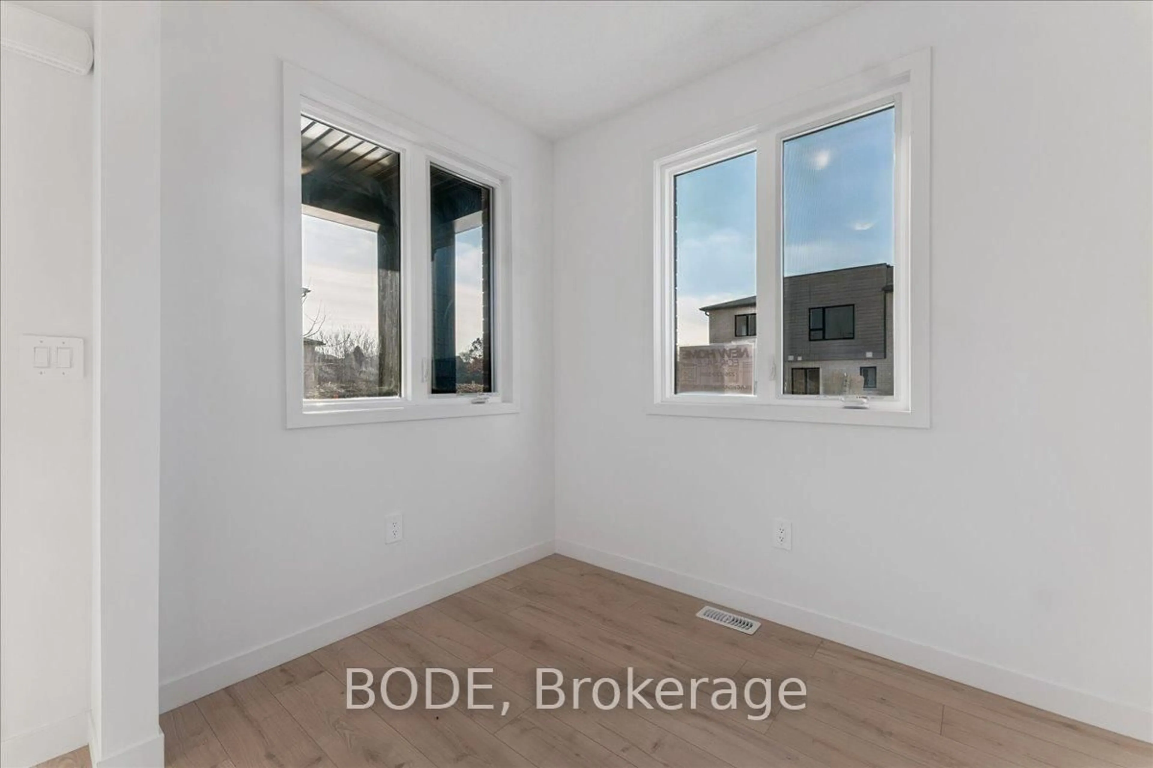 A pic of a room for 40 Oak Forest Common, Cambridge Ontario N1S 0G3