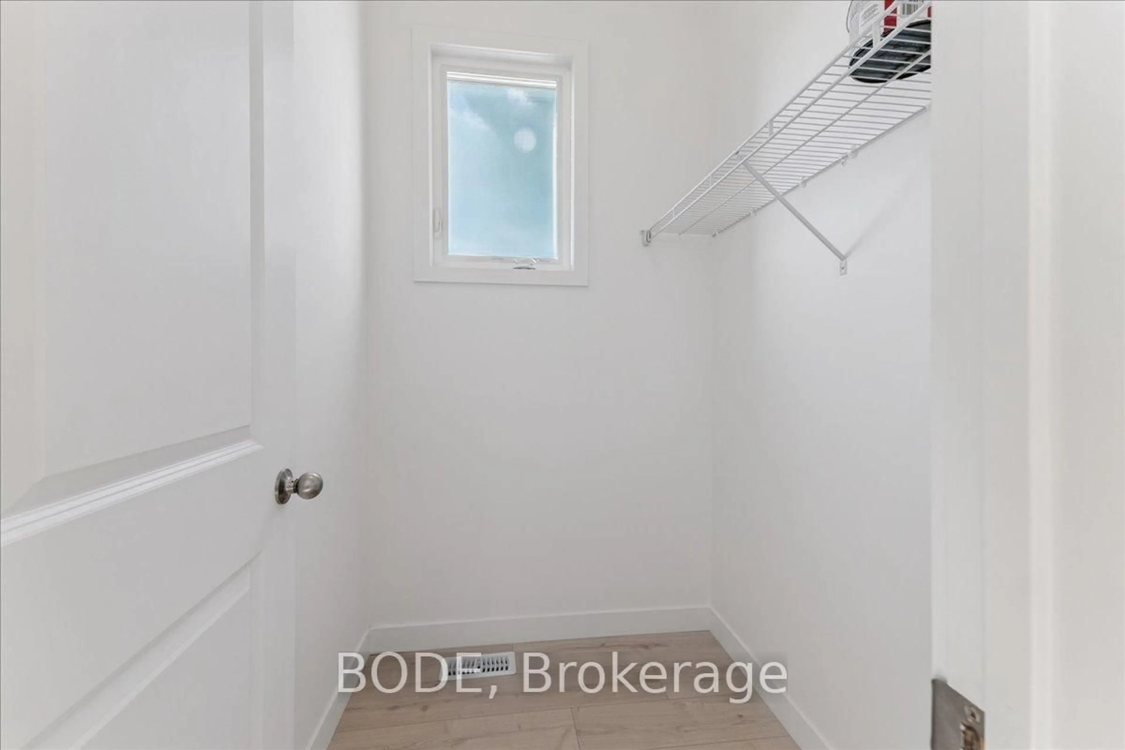 Storage room or clothes room or walk-in closet for 40 Oak Forest Common, Cambridge Ontario N1S 0G3