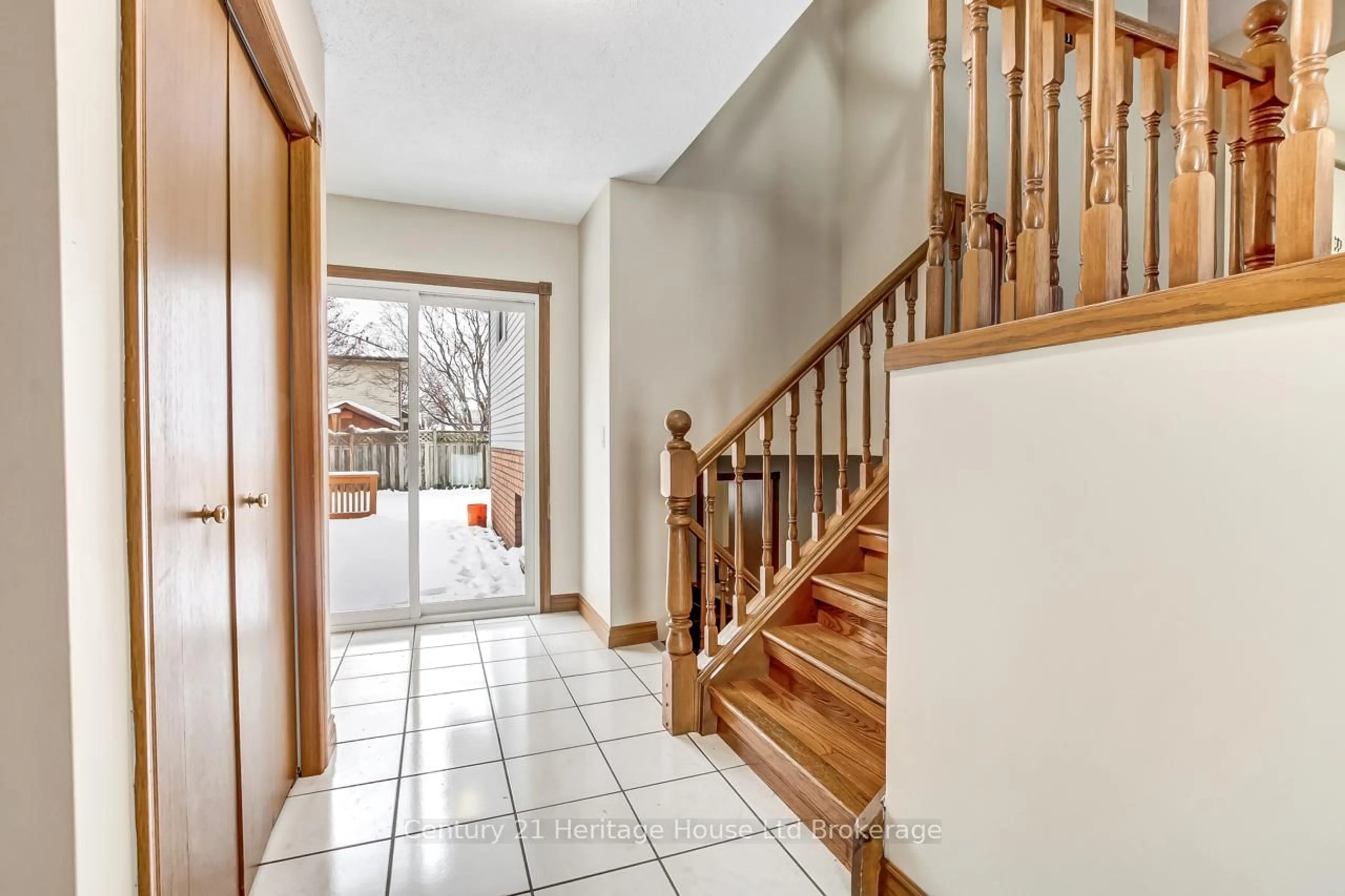 Unknown for 218 Diefenbaker Dr, Woodstock Ontario N4S 8T4