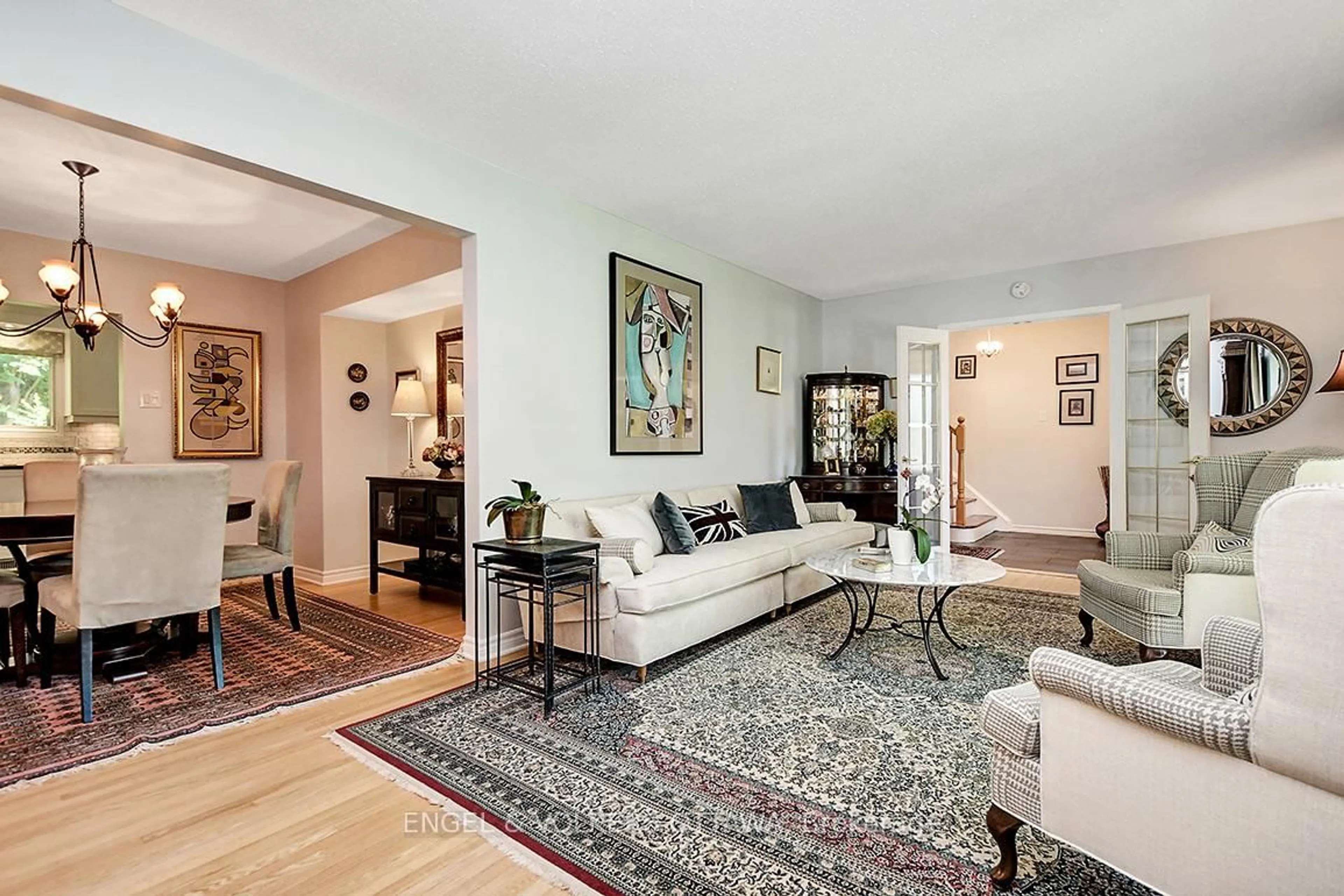 Living room with furniture, unknown for 1885 Louisiana Ave, Ottawa Ontario K1H 6T8