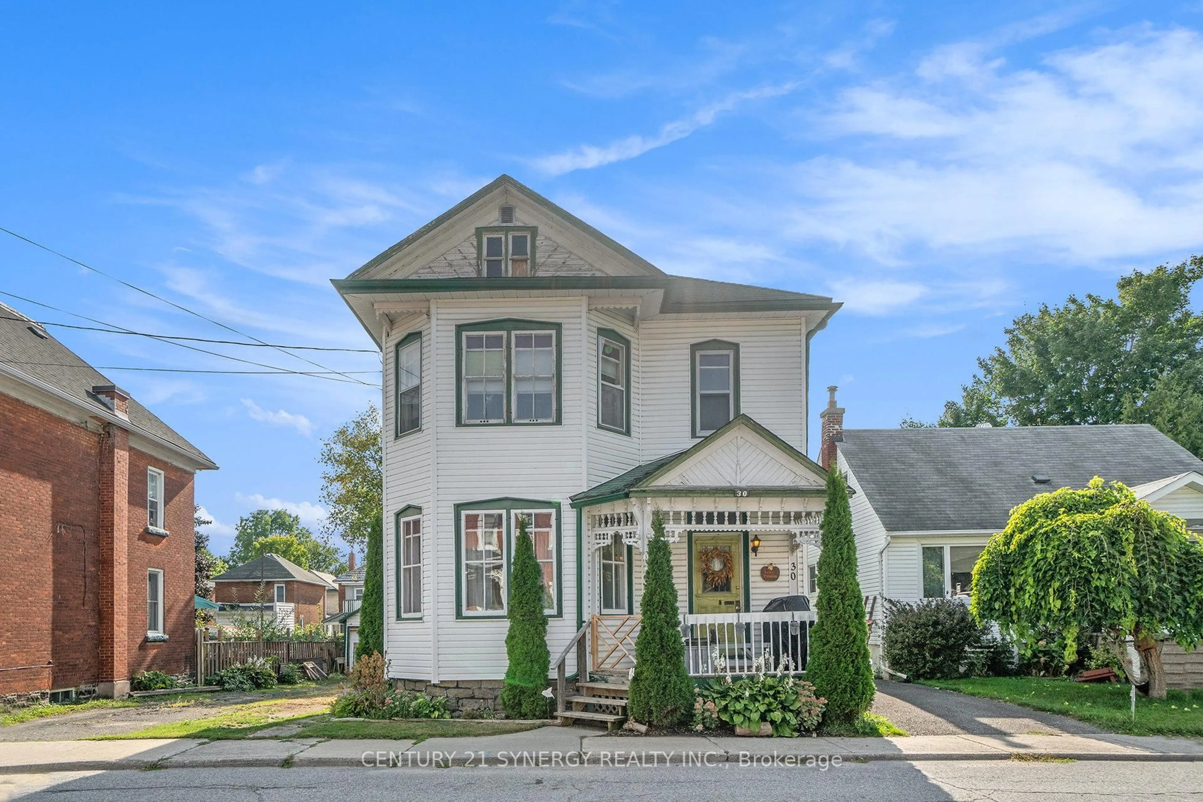 Home with vinyl exterior material, street for 30 Kensington Ave, Smiths Falls Ontario K7A 2K5