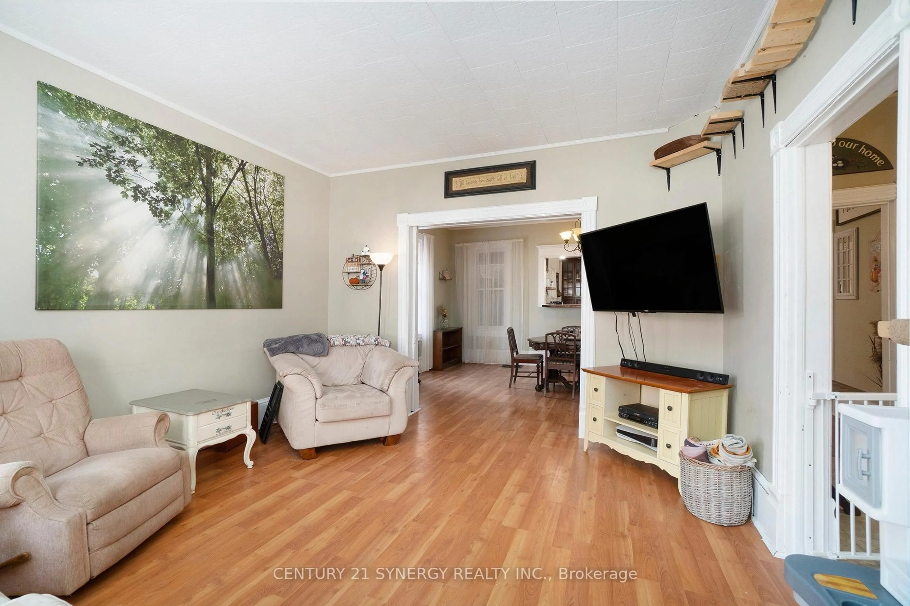 Living room with furniture, unknown for 30 Kensington Ave, Smiths Falls Ontario K7A 2K5